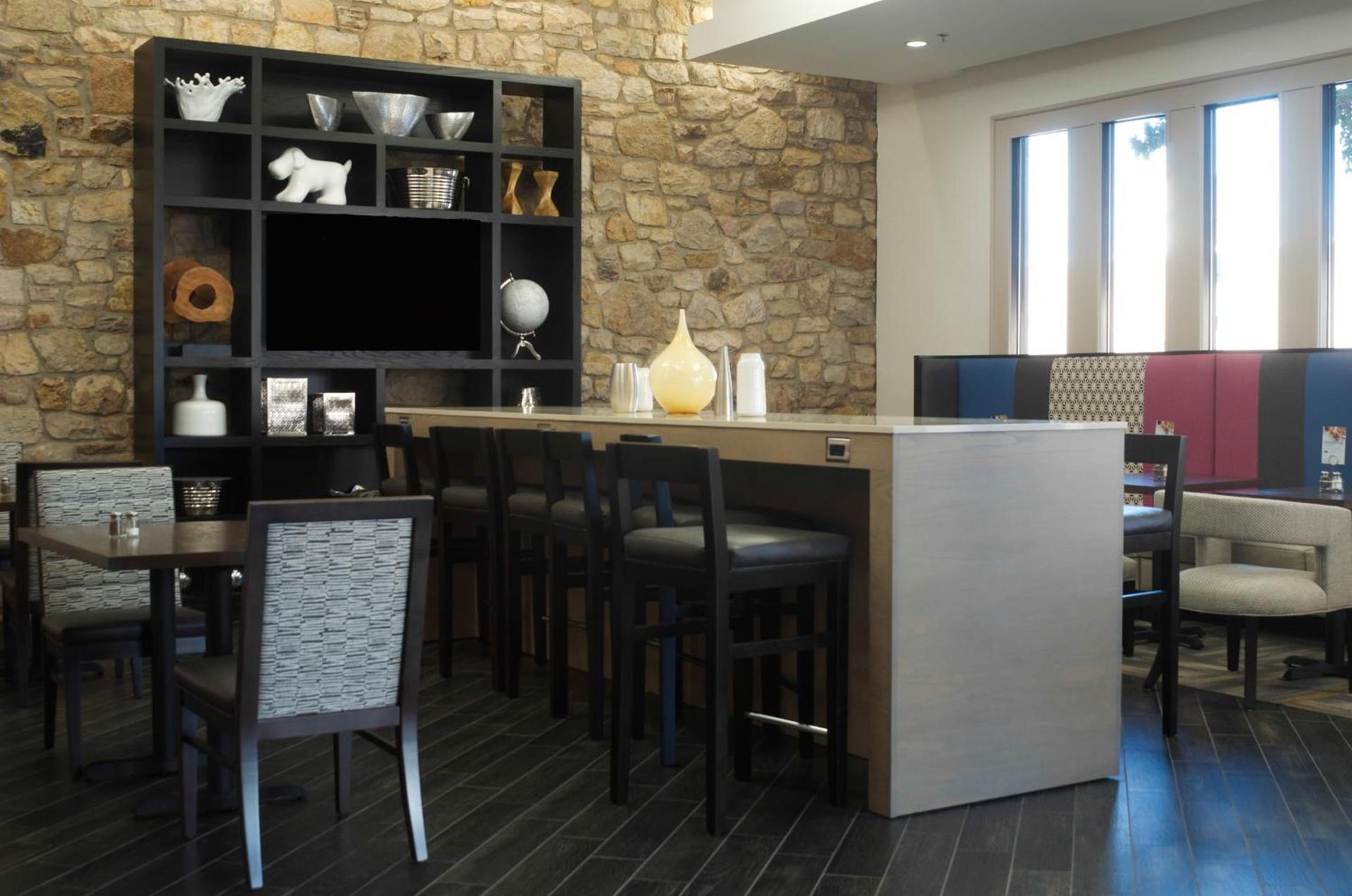 Holiday Inn Express Hickory - Hickory Mart by IHG photo 18