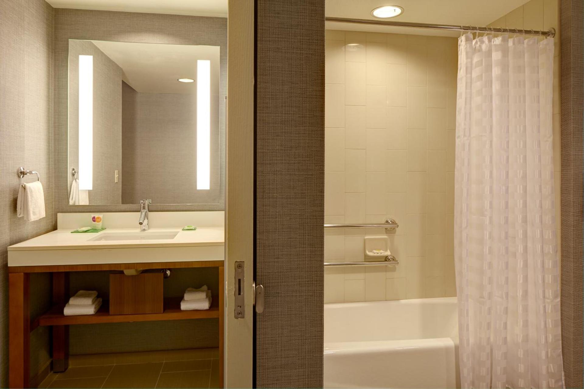 Hyatt Place Orlando Airport photo 8