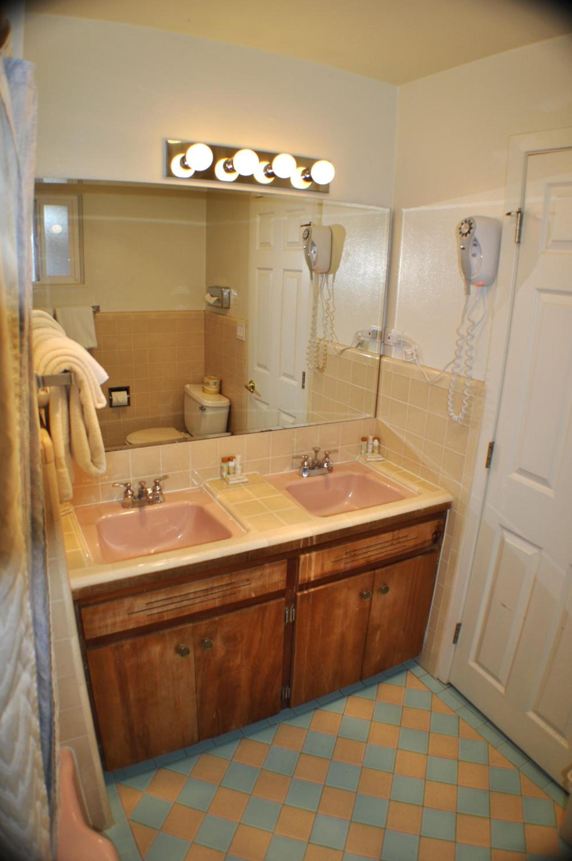 Uptown Inn photo 7