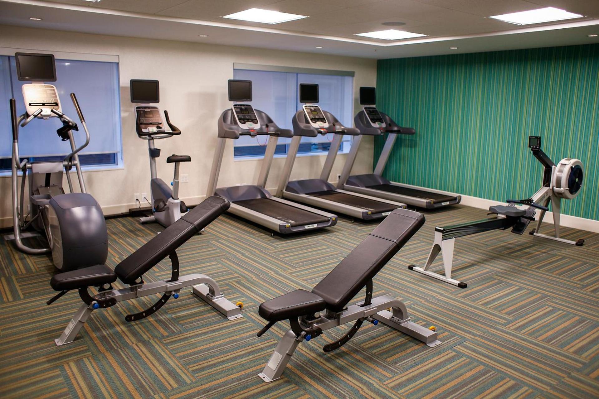 Holiday Inn Express & Suites Downtown Louisville by IHG photo 30
