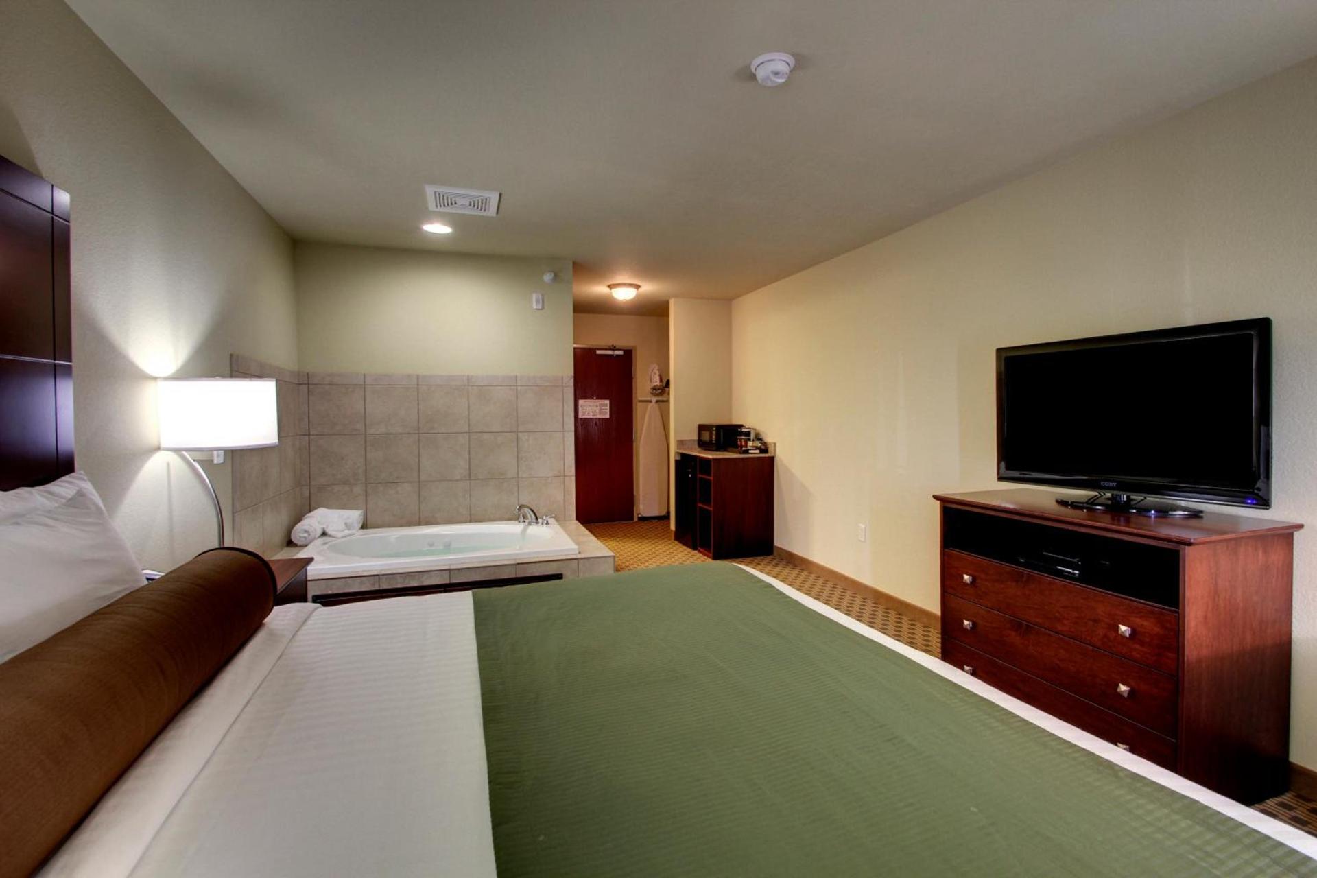 Cobblestone Inn & Suites - Rugby photo 3