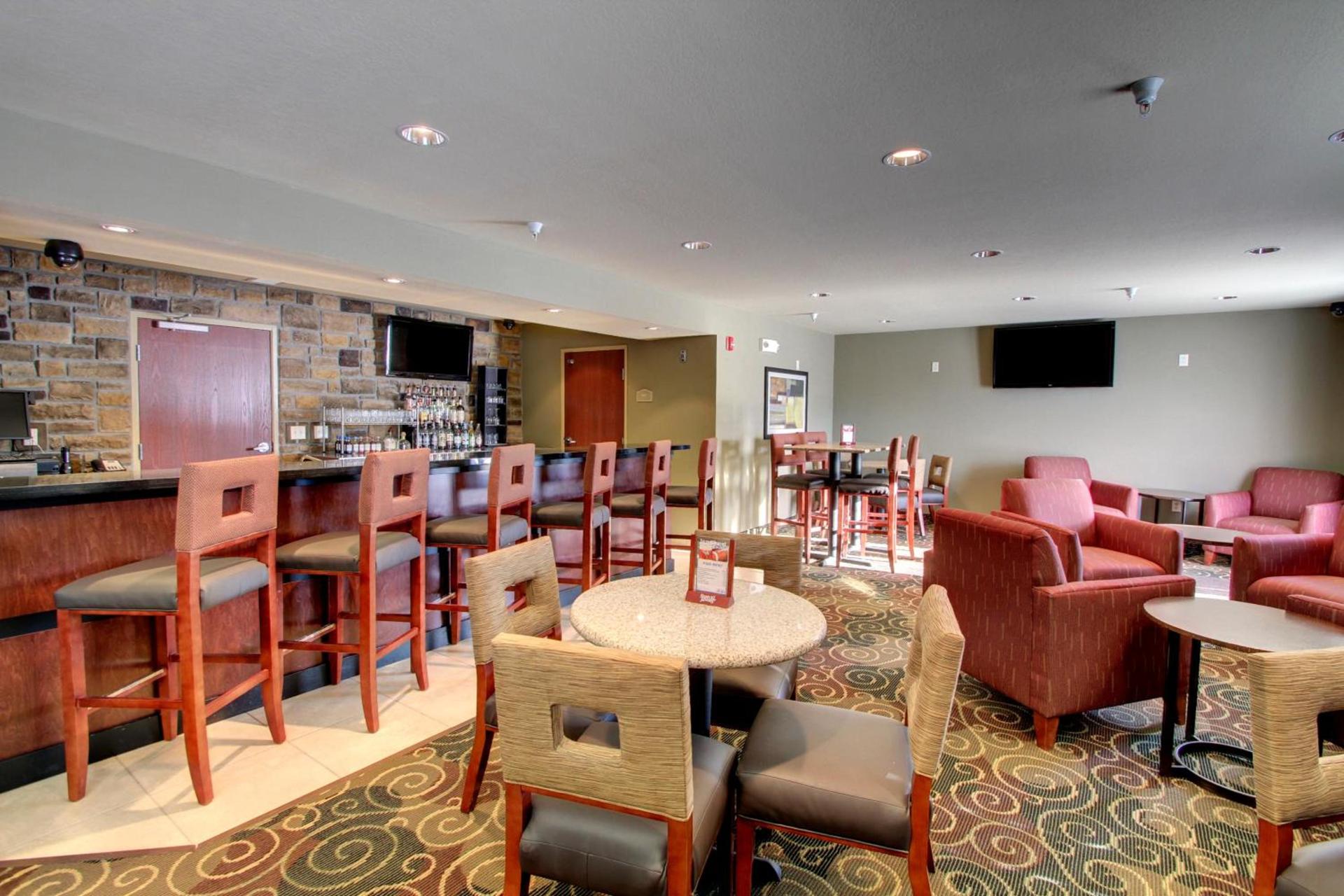 Cobblestone Inn & Suites - Harvey photo 15