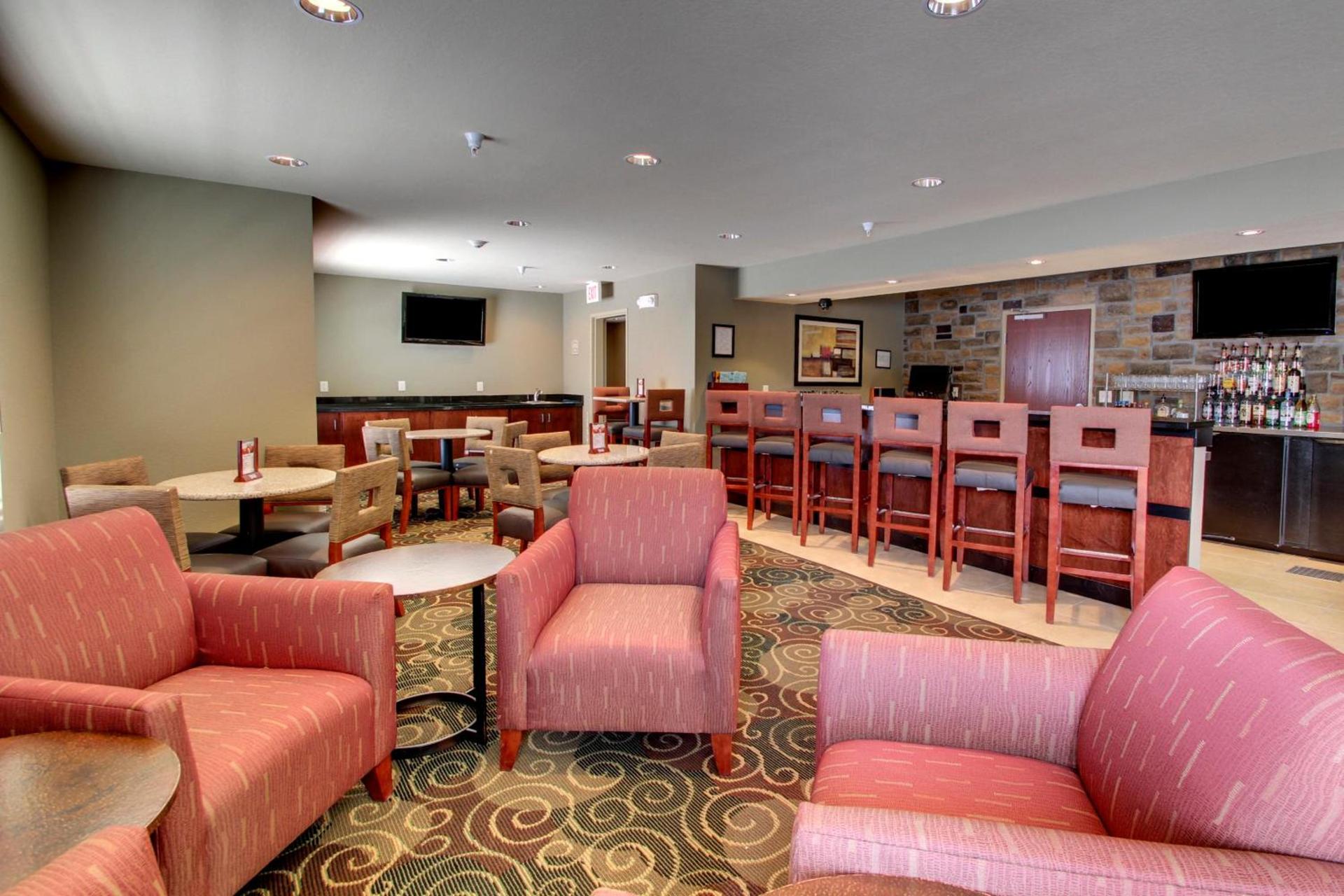 Cobblestone Inn & Suites - Harvey photo 16