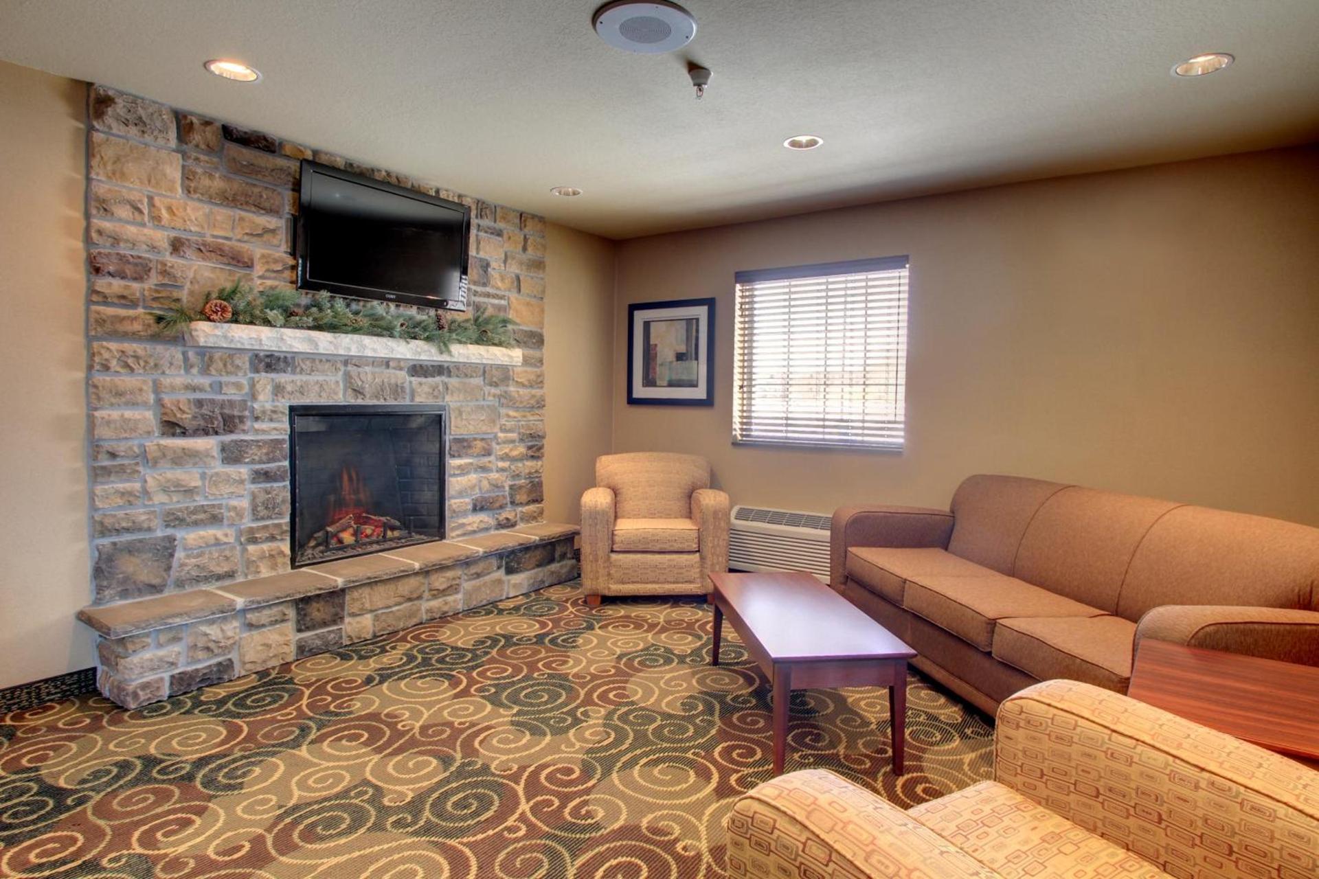 Cobblestone Inn & Suites - Harvey photo 21
