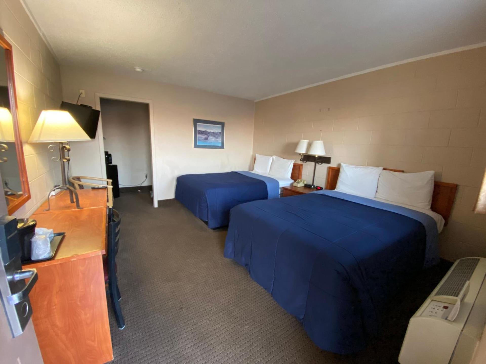 Regency Inn photo 3