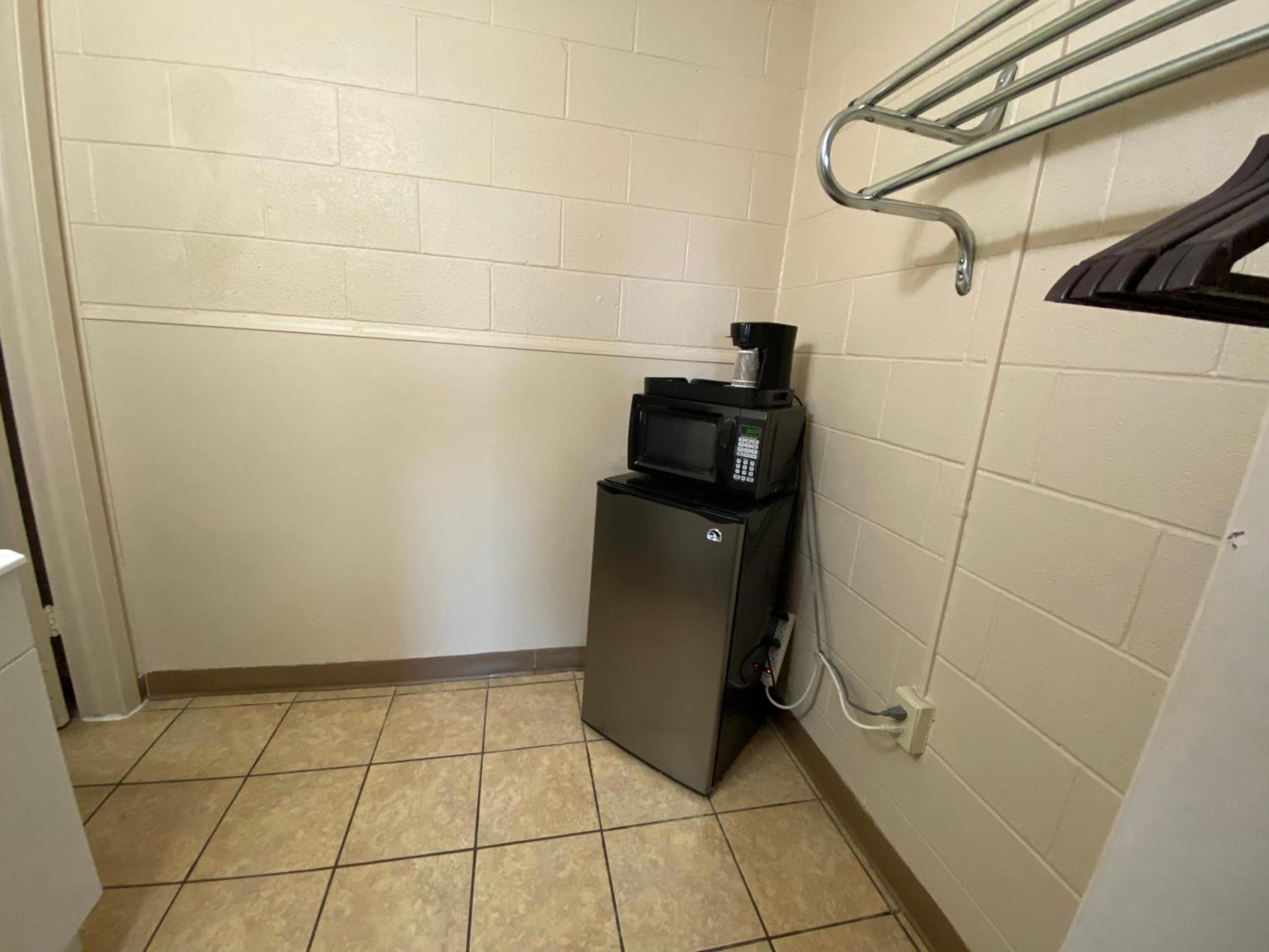 Regency Inn photo 6