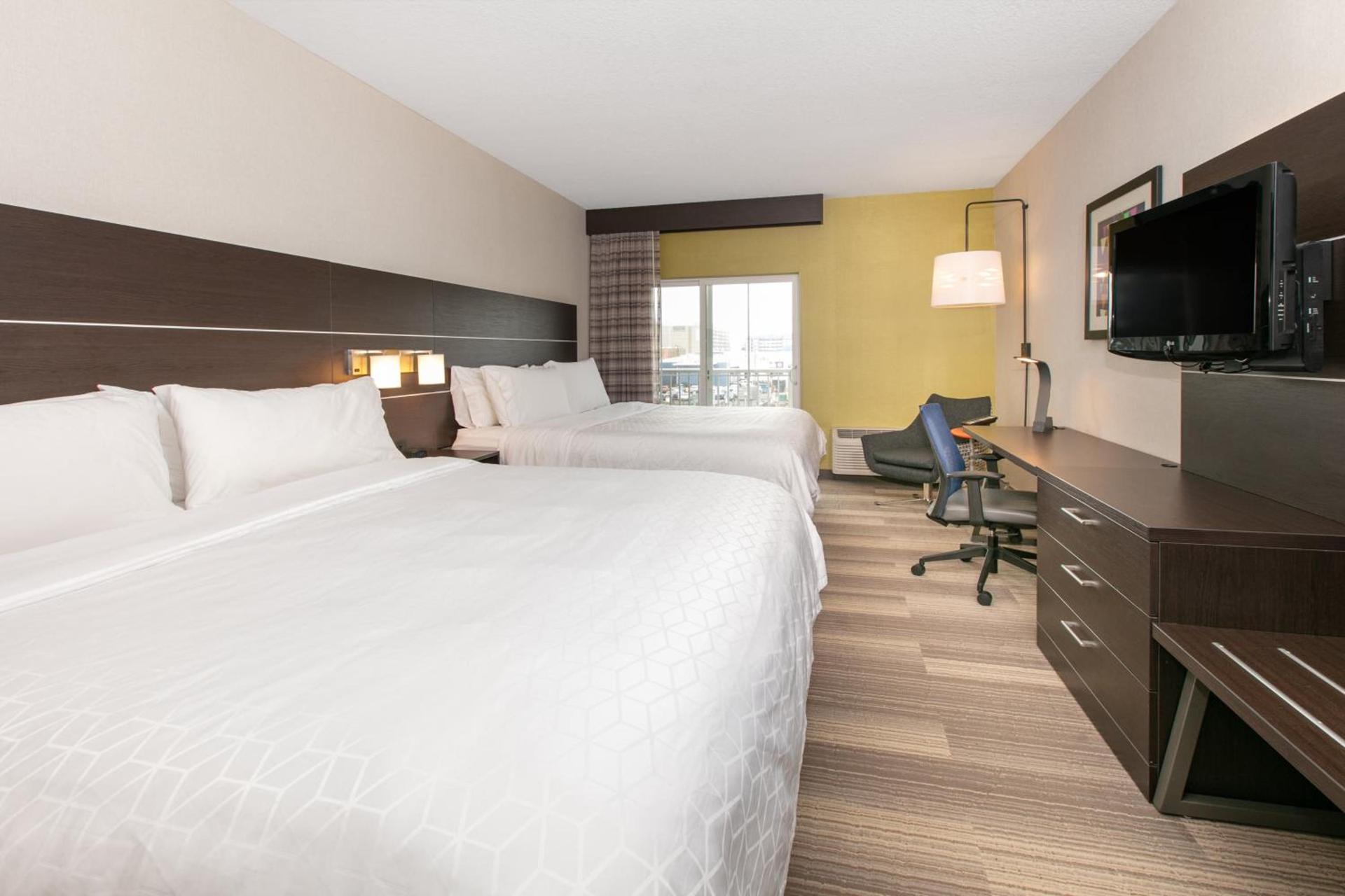 Holiday Inn Express Hotel & Suites Seaside Convention Center by IHG photo 70