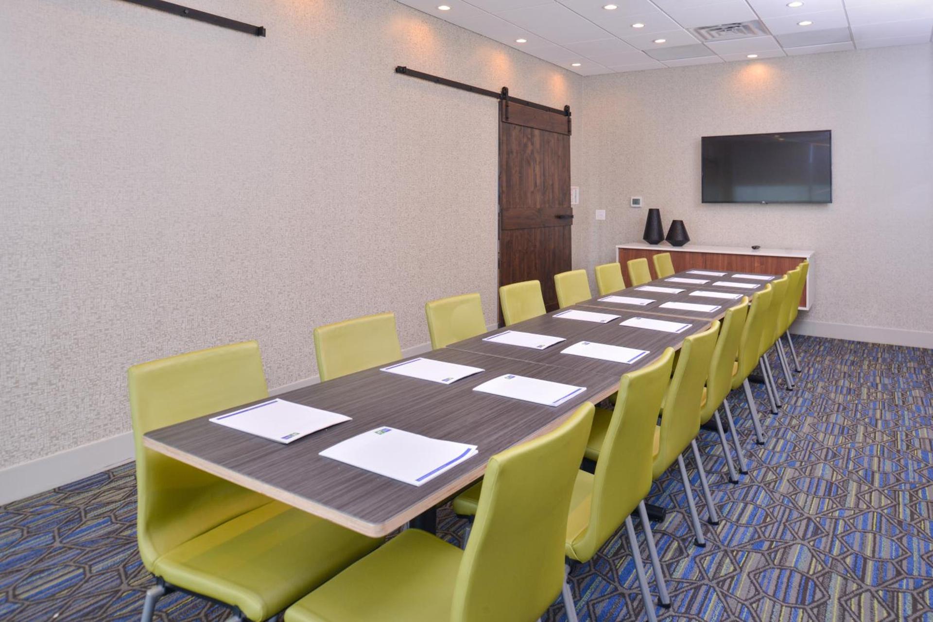 Holiday Inn Express & Suites Omaha Airport by IHG photo 35
