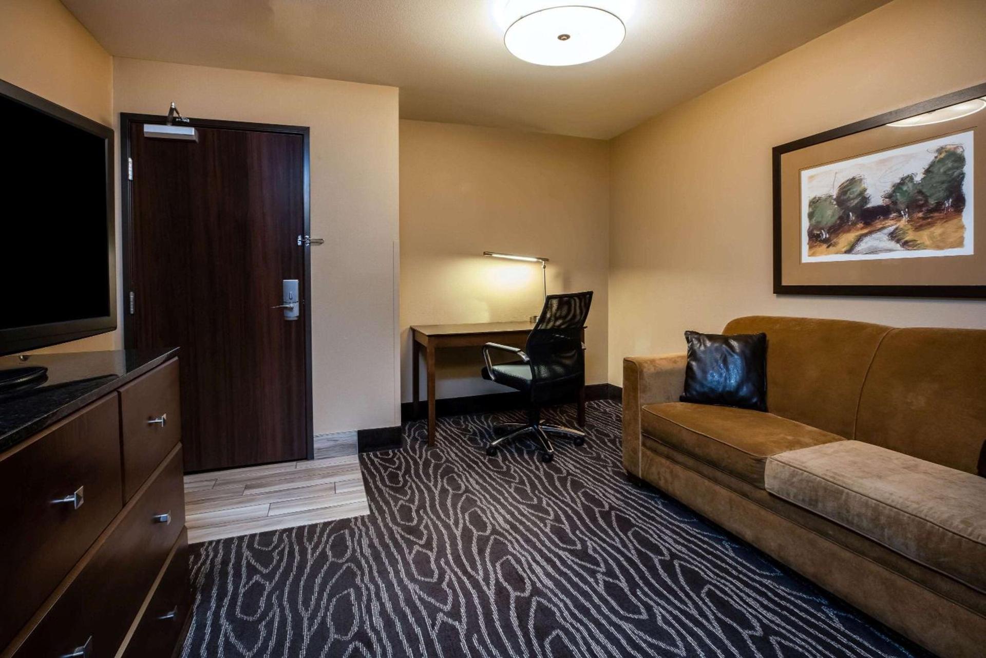 La Quinta by Wyndham Eugene photo 35