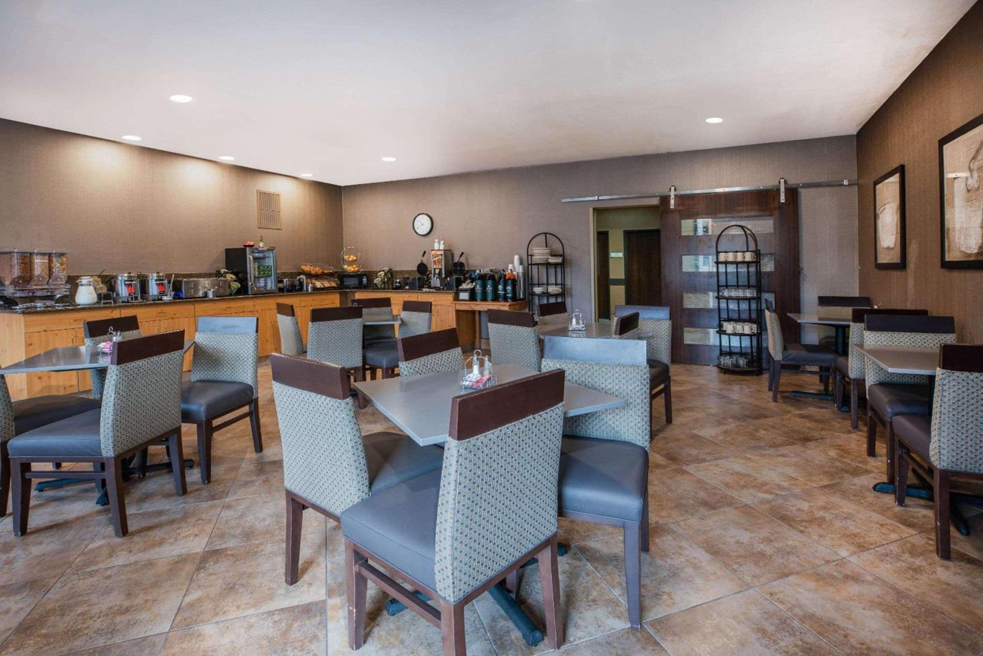 La Quinta by Wyndham Eugene photo 41