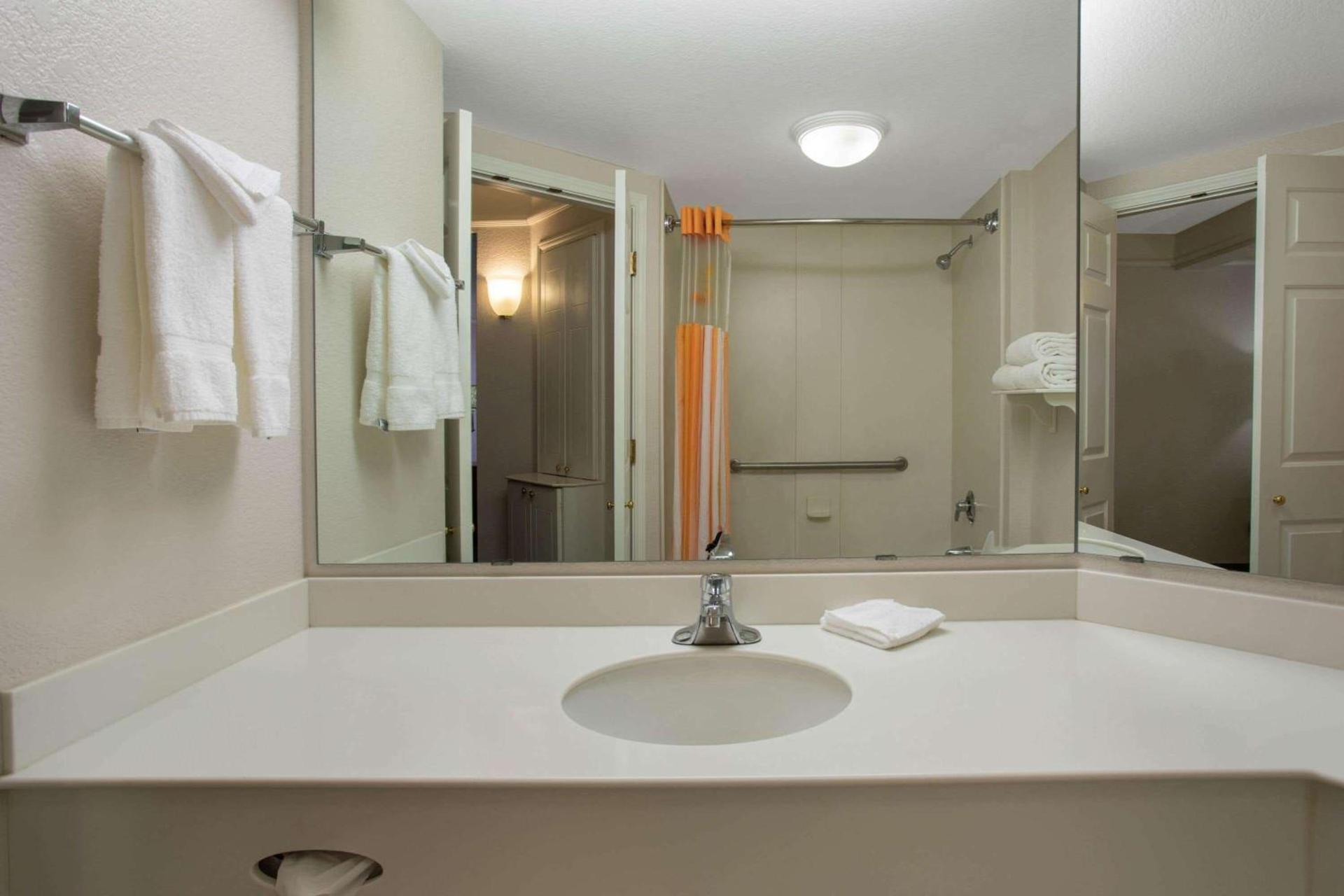 La Quinta by Wyndham Denver Southwest Lakewood photo 15