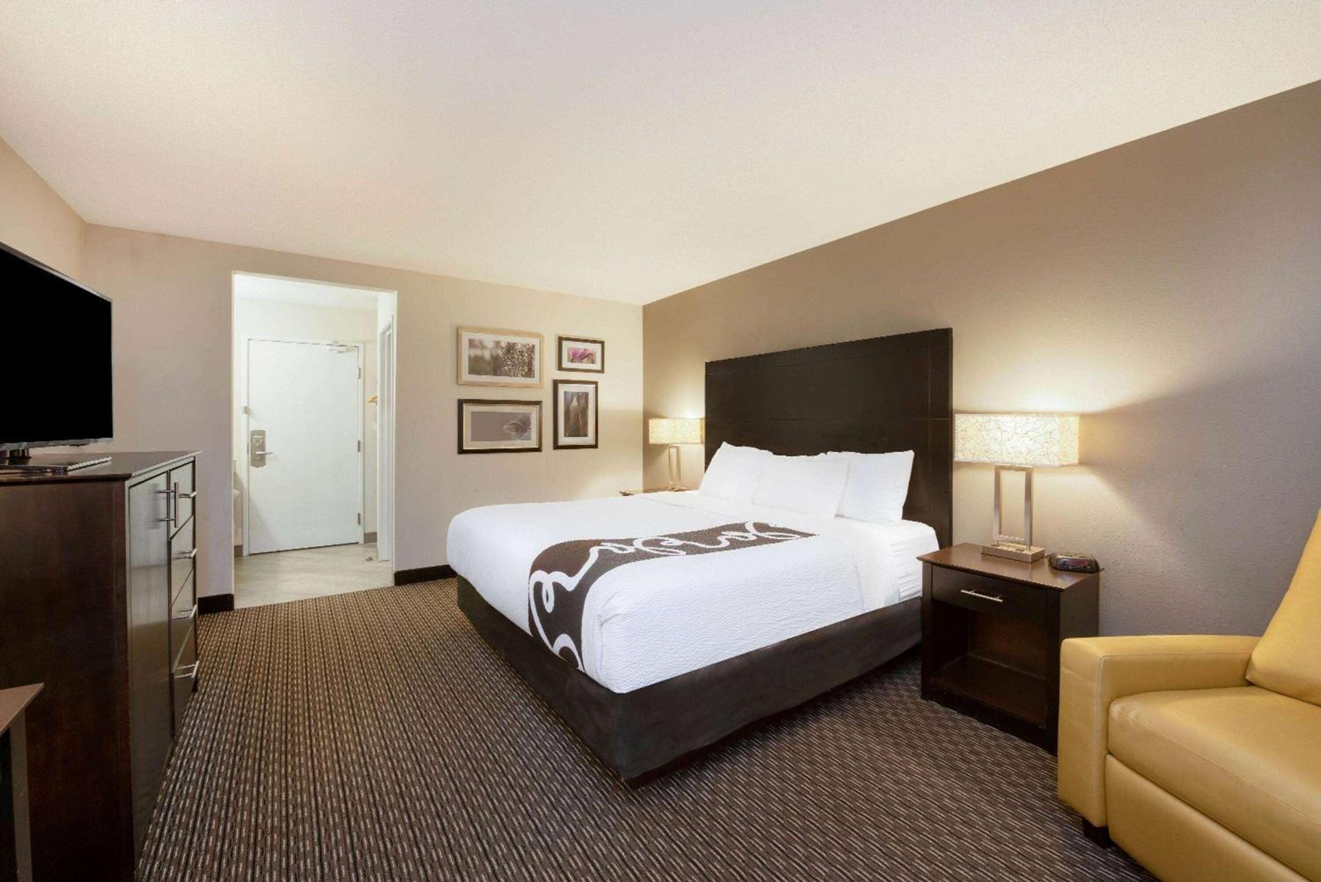 La Quinta by Wyndham Cleveland Macedonia photo 22