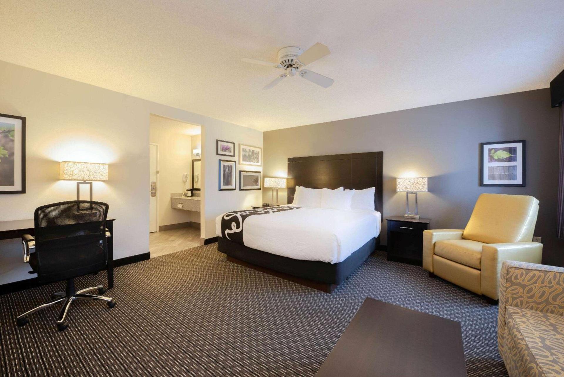 La Quinta by Wyndham Cleveland Macedonia photo 32
