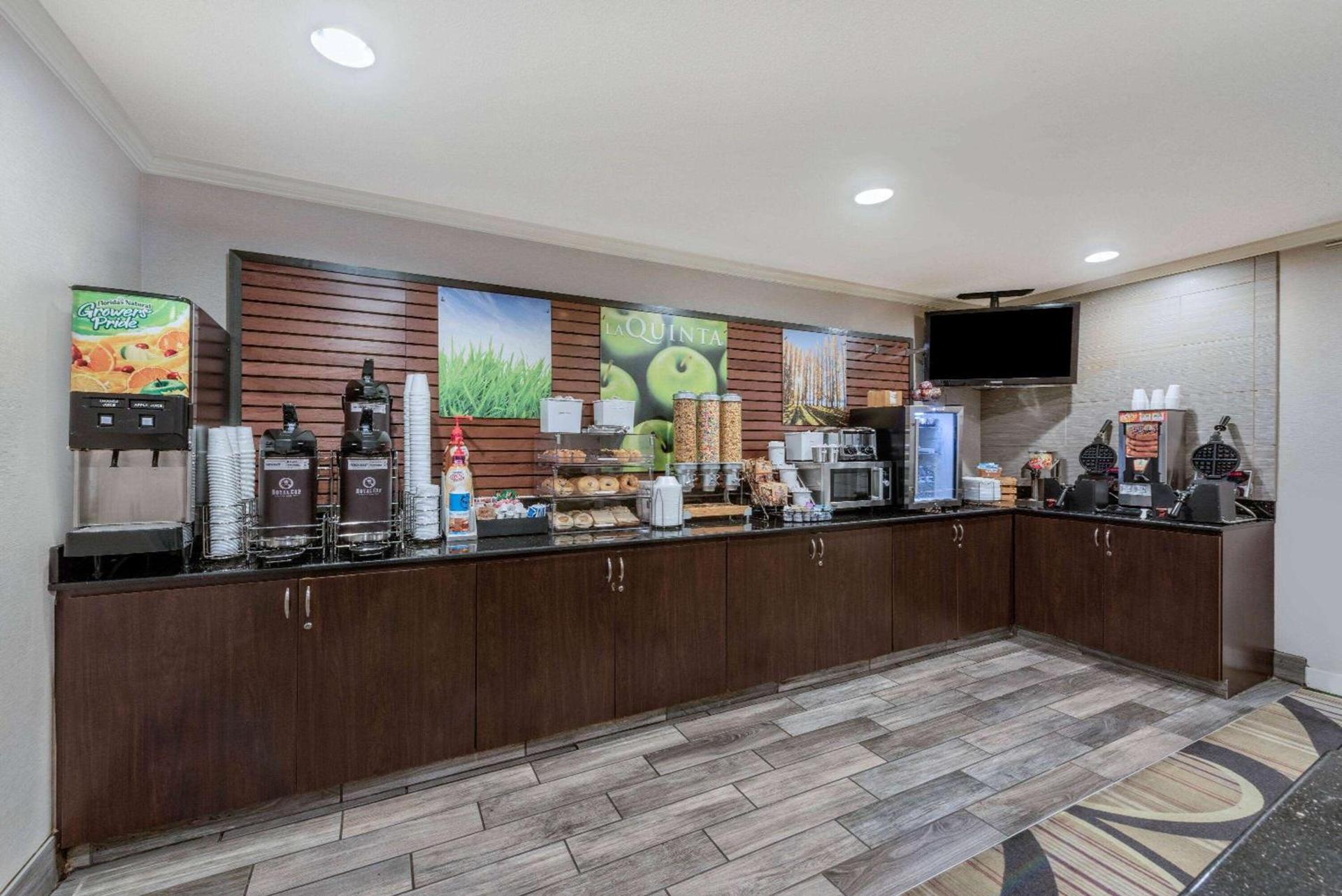 La Quinta by Wyndham Cleveland Macedonia photo 34