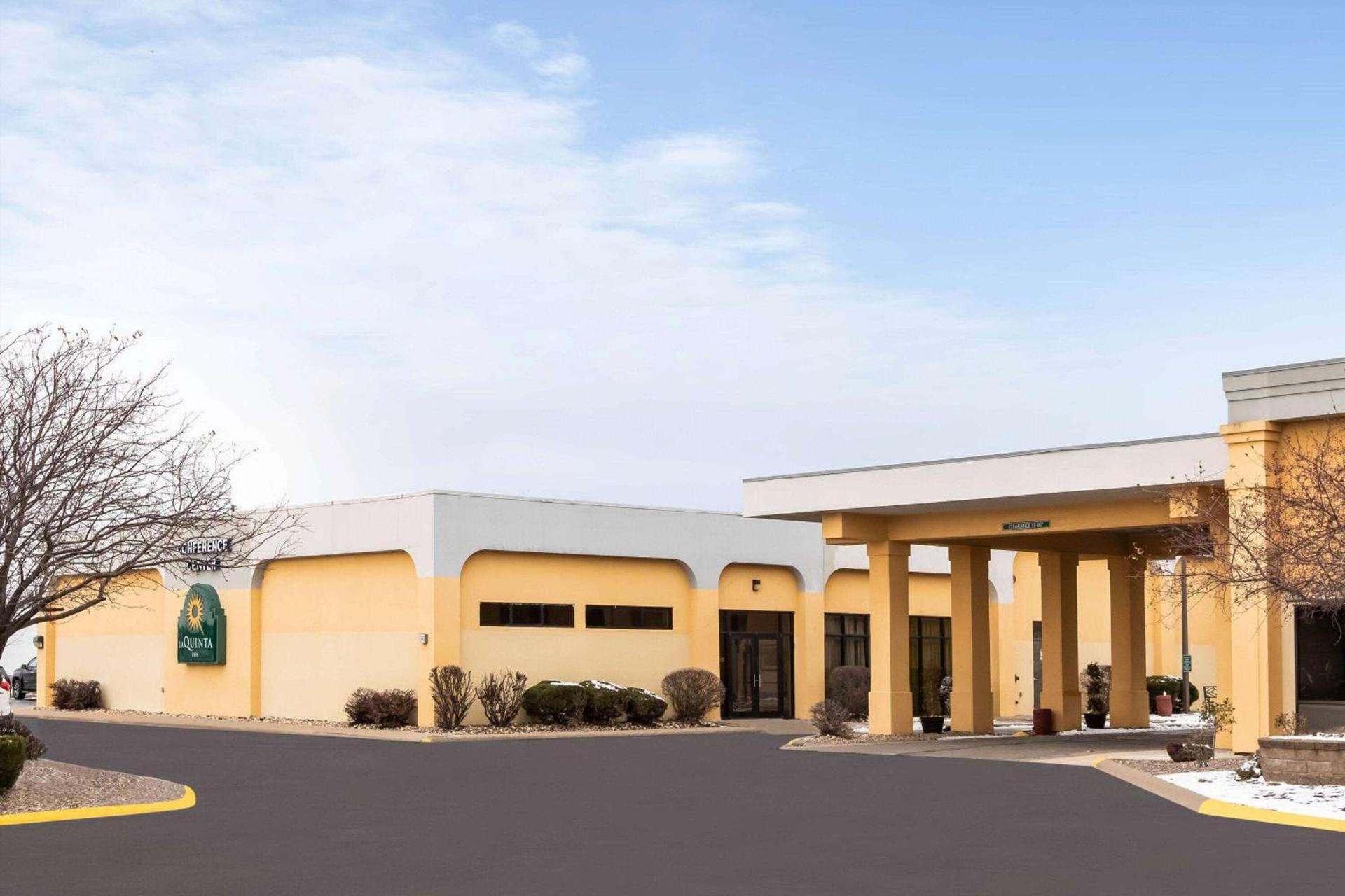 La Quinta Inn by Wyndham Davenport & Conference Center — hotel in Davenport