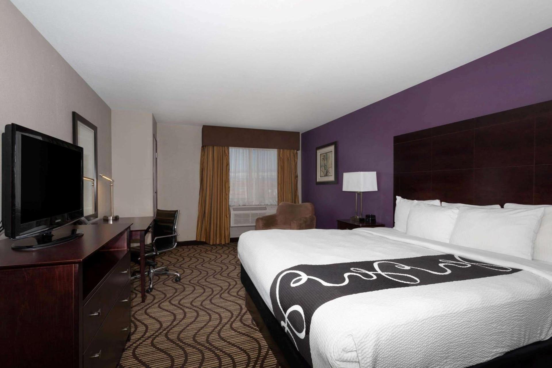 Baymont by Wyndham Henderson-Northeast Denver photo 24