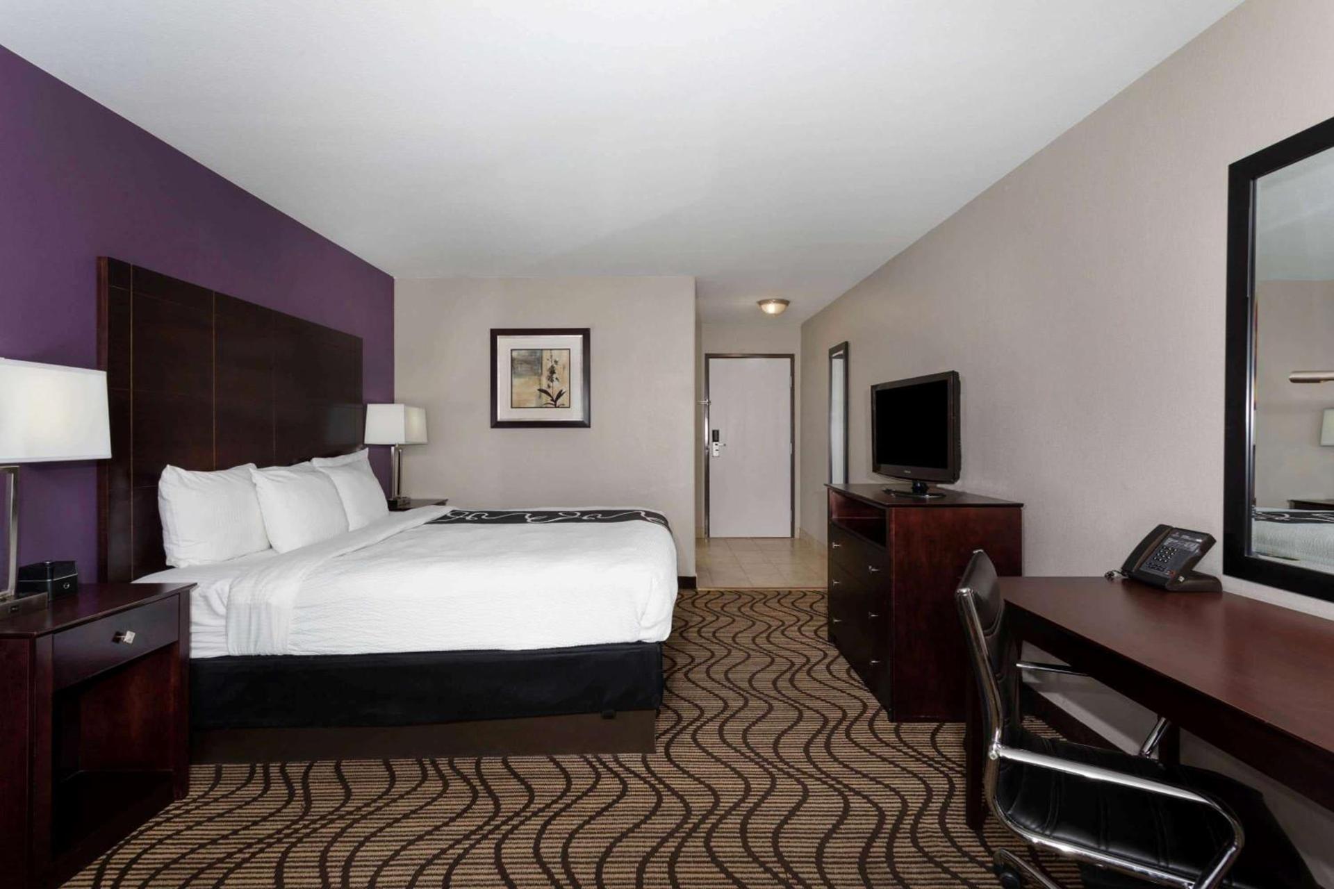 Baymont by Wyndham Henderson-Northeast Denver photo 25