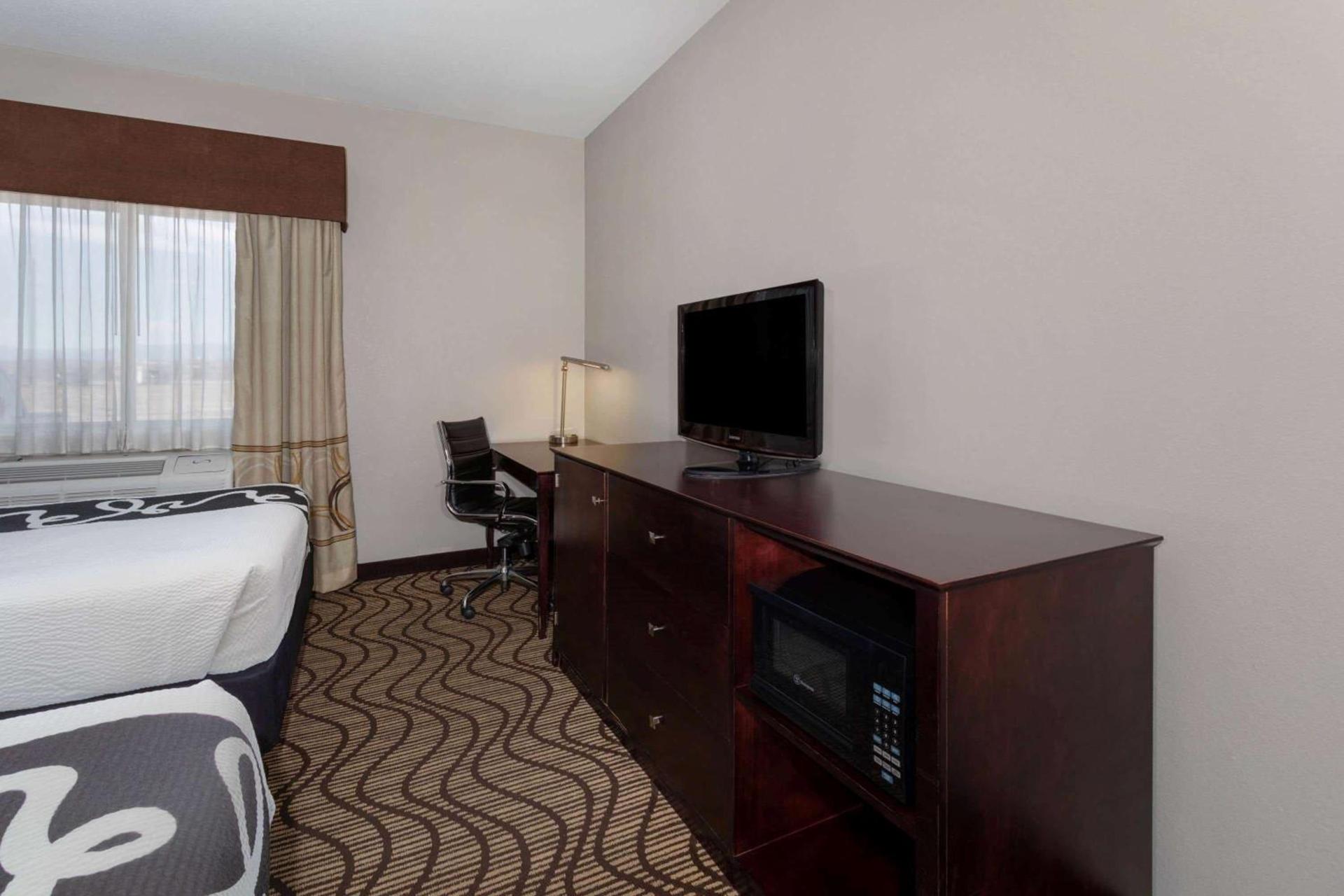 Baymont by Wyndham Henderson-Northeast Denver photo 29