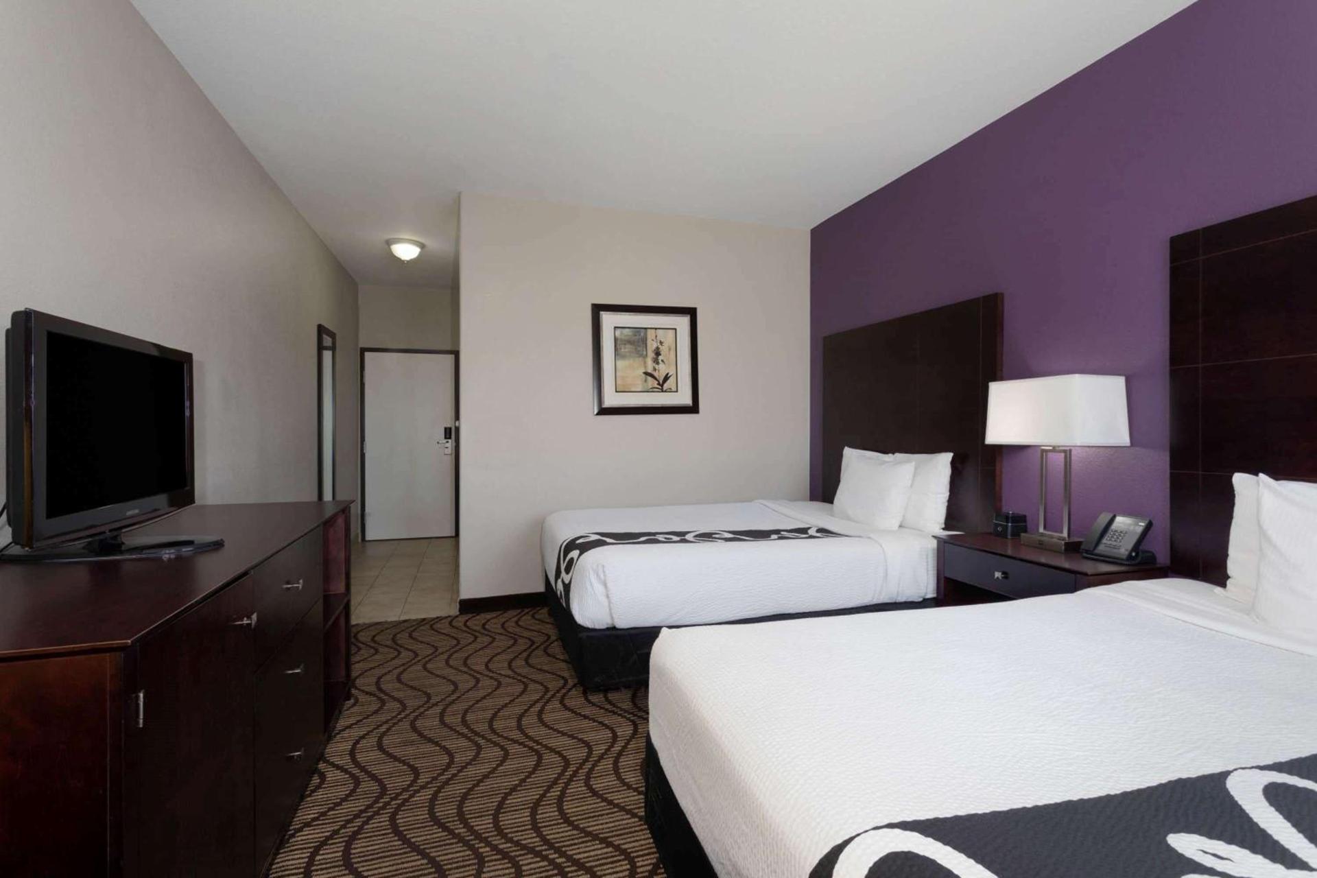 Baymont by Wyndham Henderson-Northeast Denver photo 28
