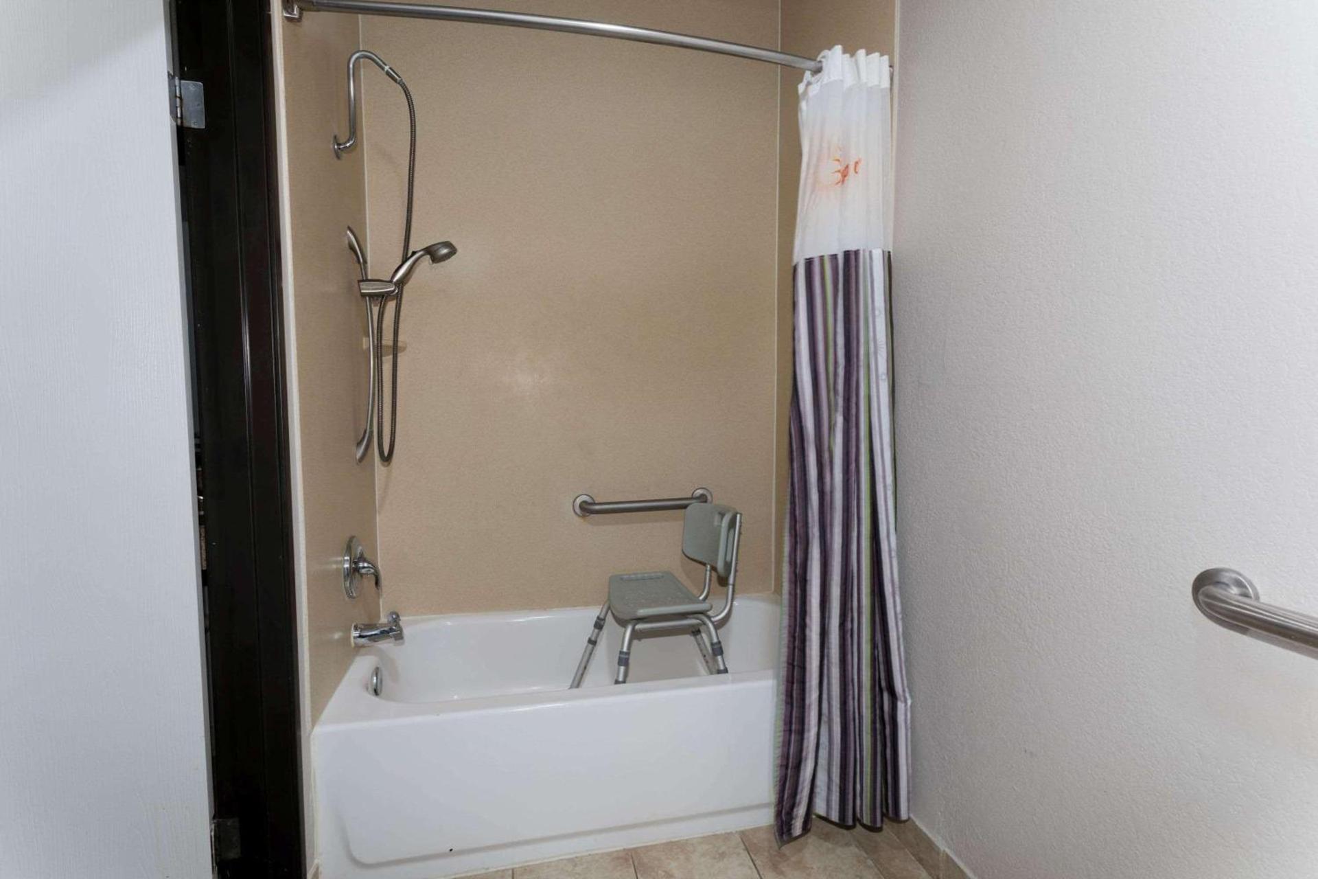 Baymont by Wyndham Henderson-Northeast Denver photo 31