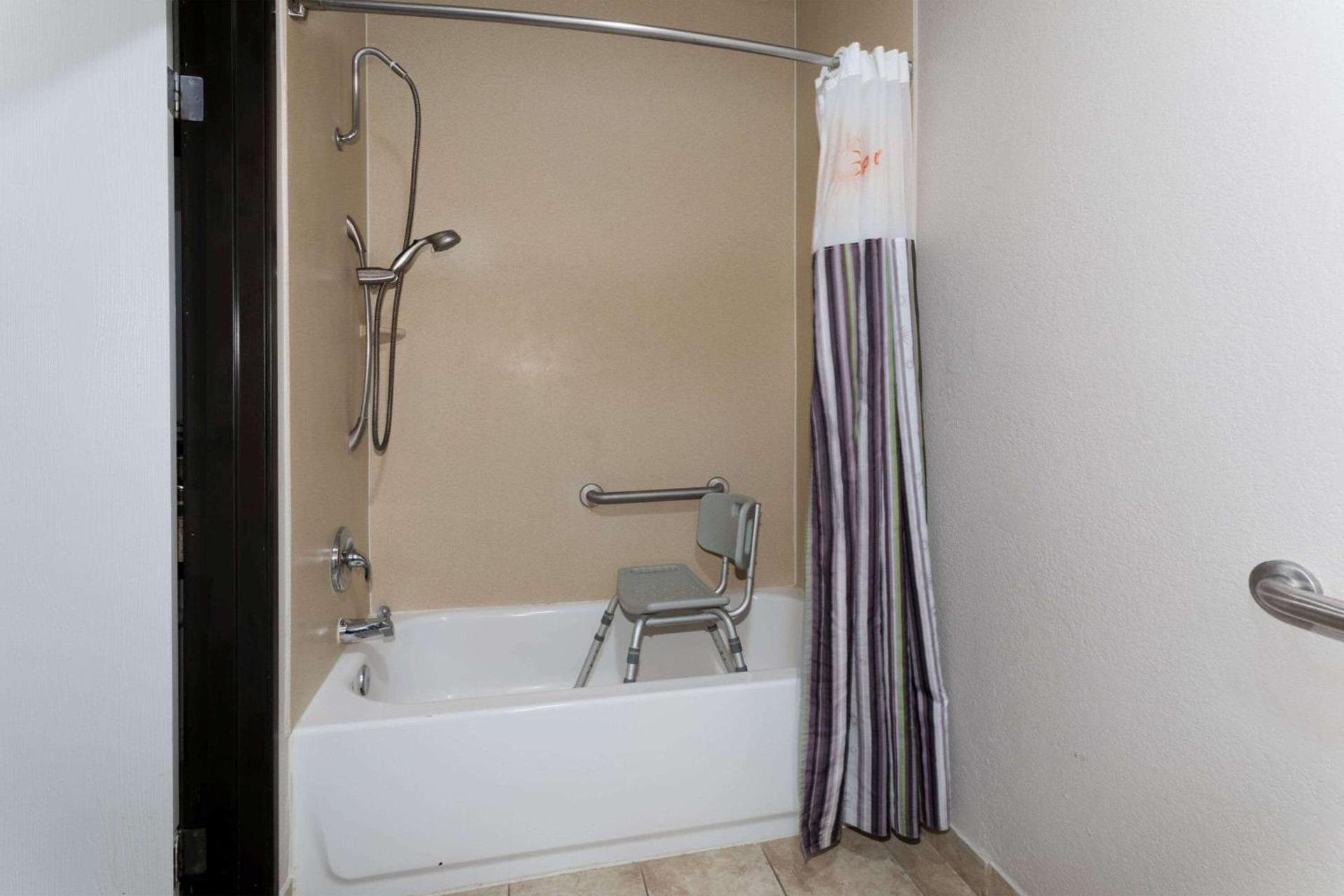 Baymont by Wyndham Henderson-Northeast Denver photo 44