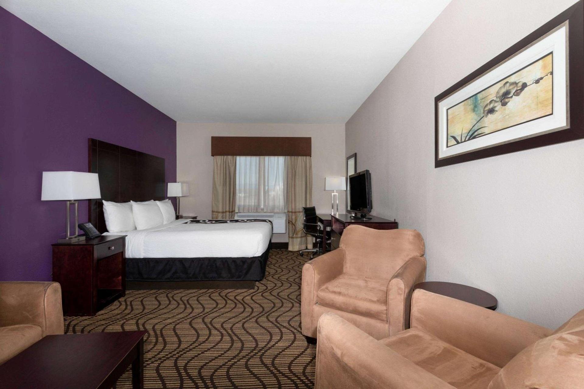 Baymont by Wyndham Henderson-Northeast Denver photo 55