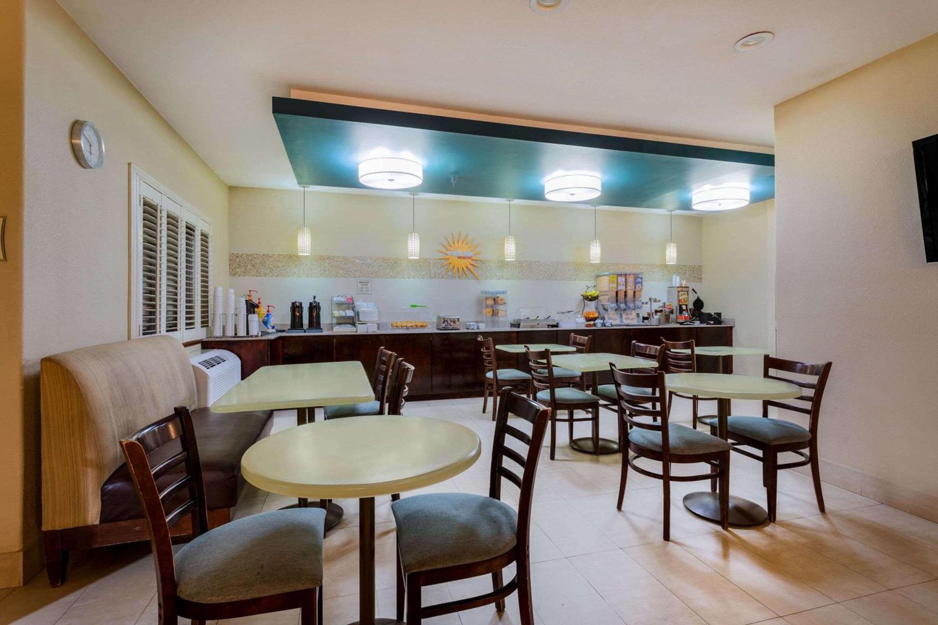 Baymont by Wyndham Henderson-Northeast Denver photo 59