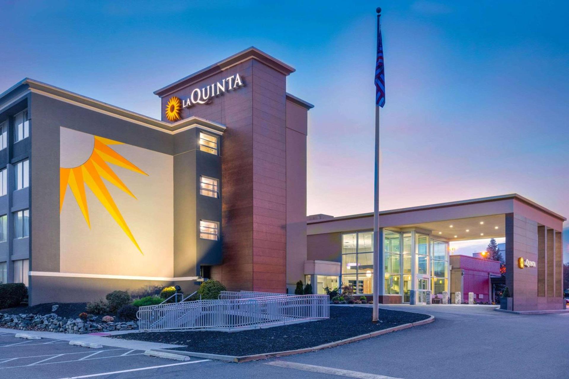 La Quinta by Wyndham Clifton/Rutherford photo 4