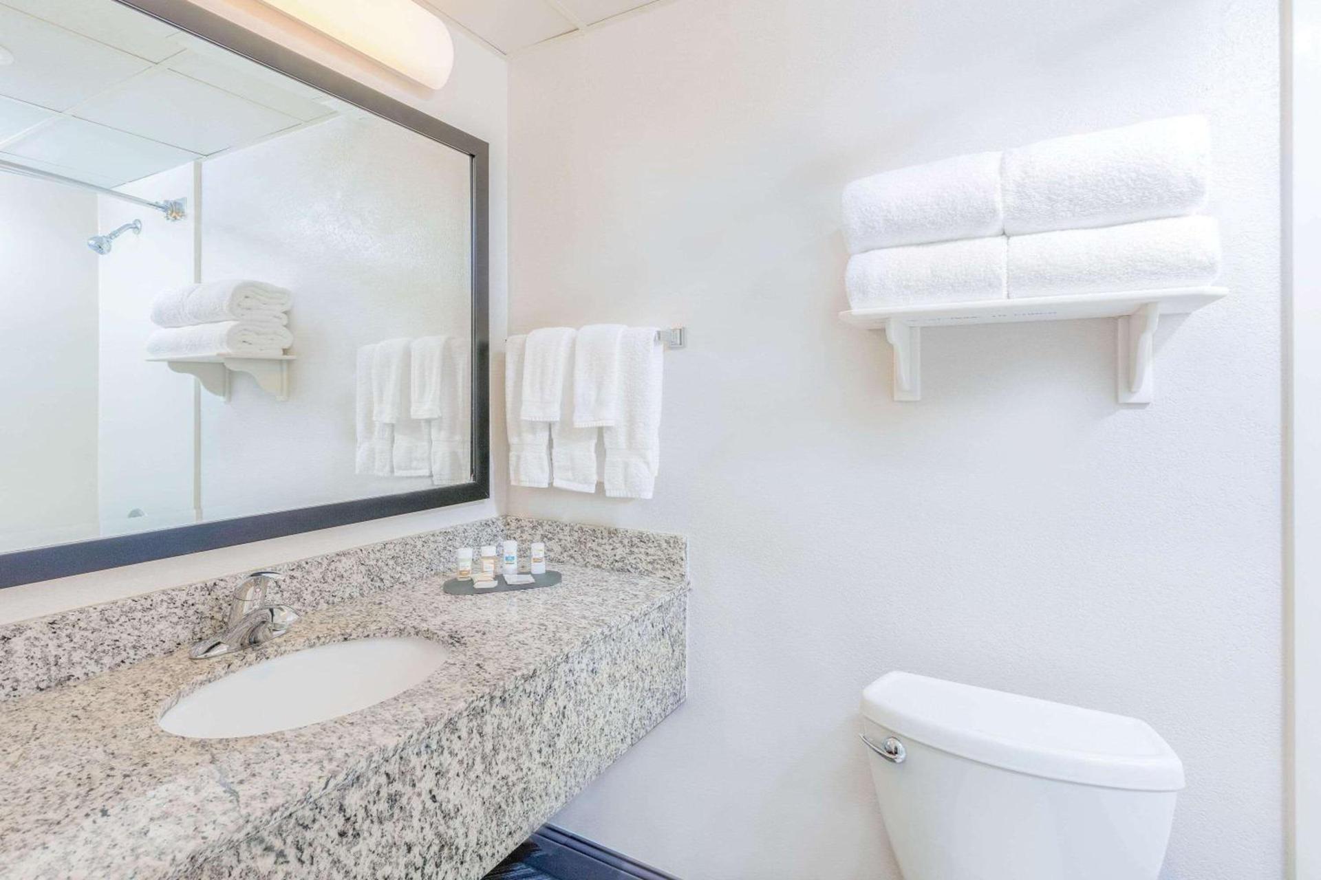 La Quinta by Wyndham Clifton/Rutherford photo 19