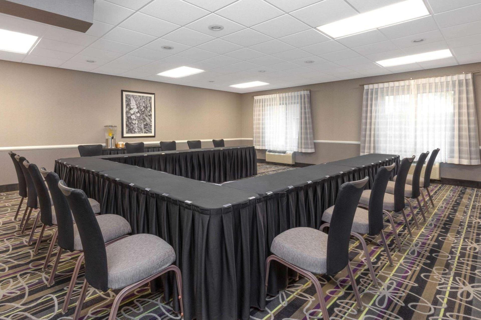 La Quinta by Wyndham Clifton/Rutherford photo 32