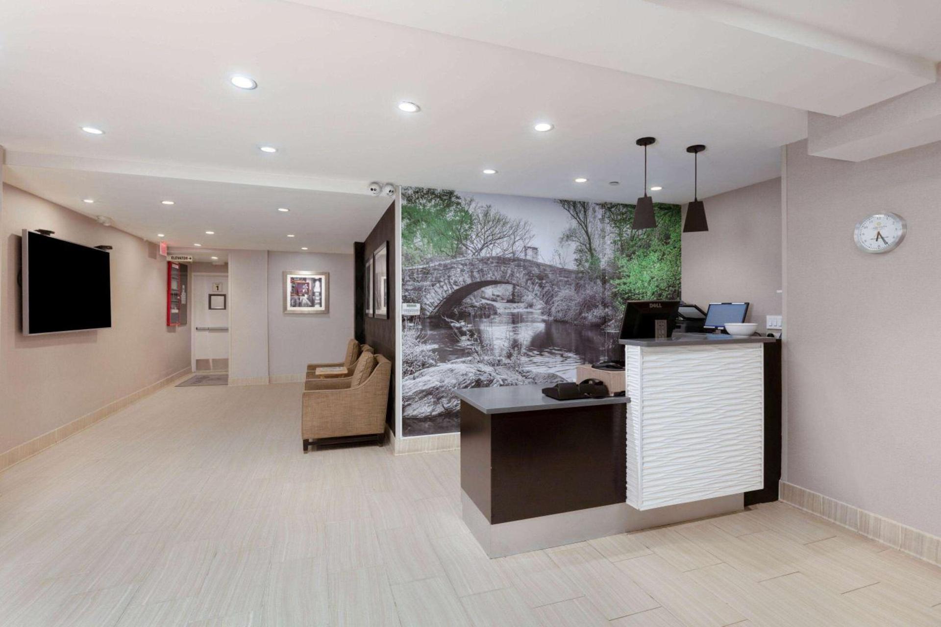 La Quinta by Wyndham New York City Central Park photo 22