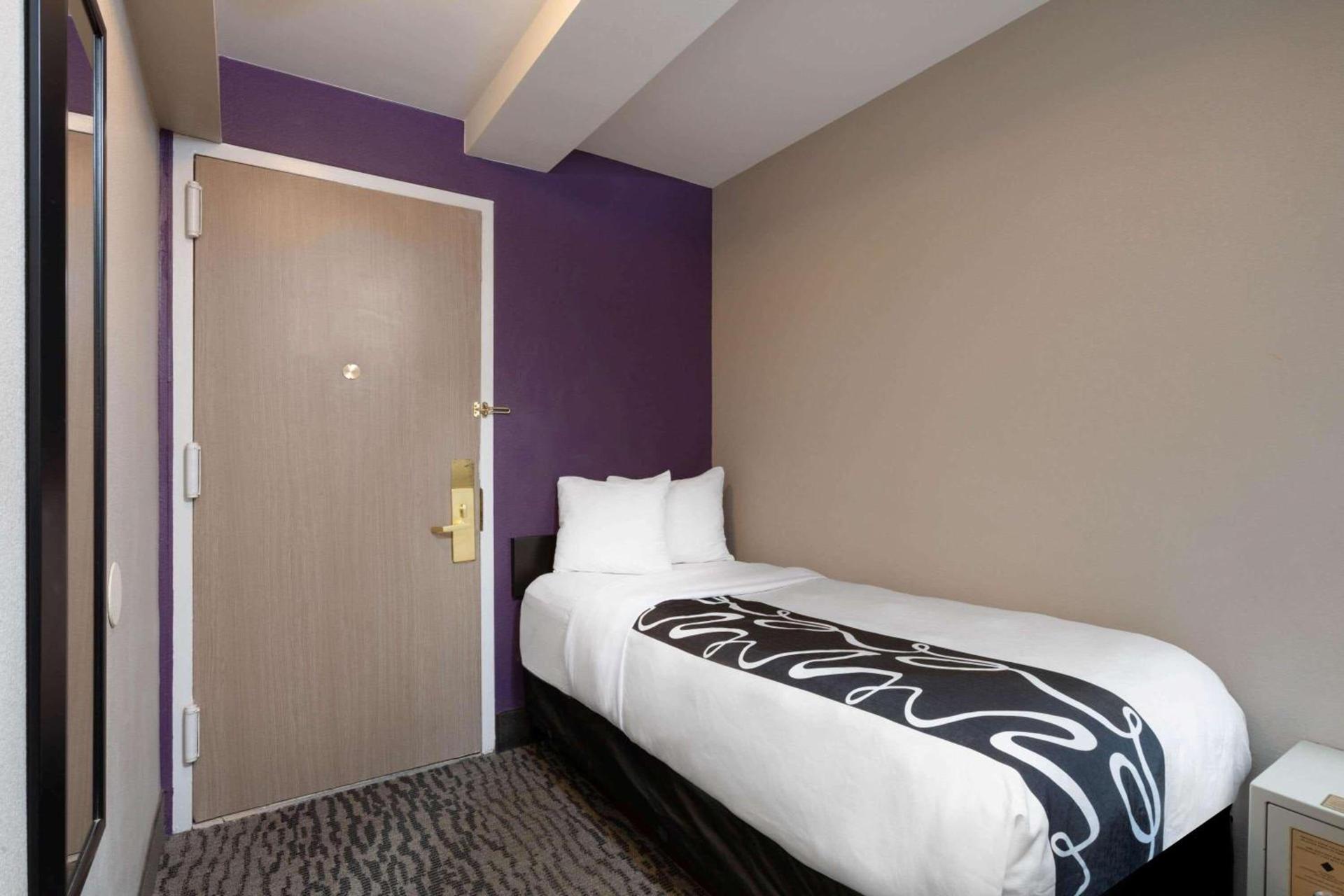 La Quinta by Wyndham New York City Central Park photo 29