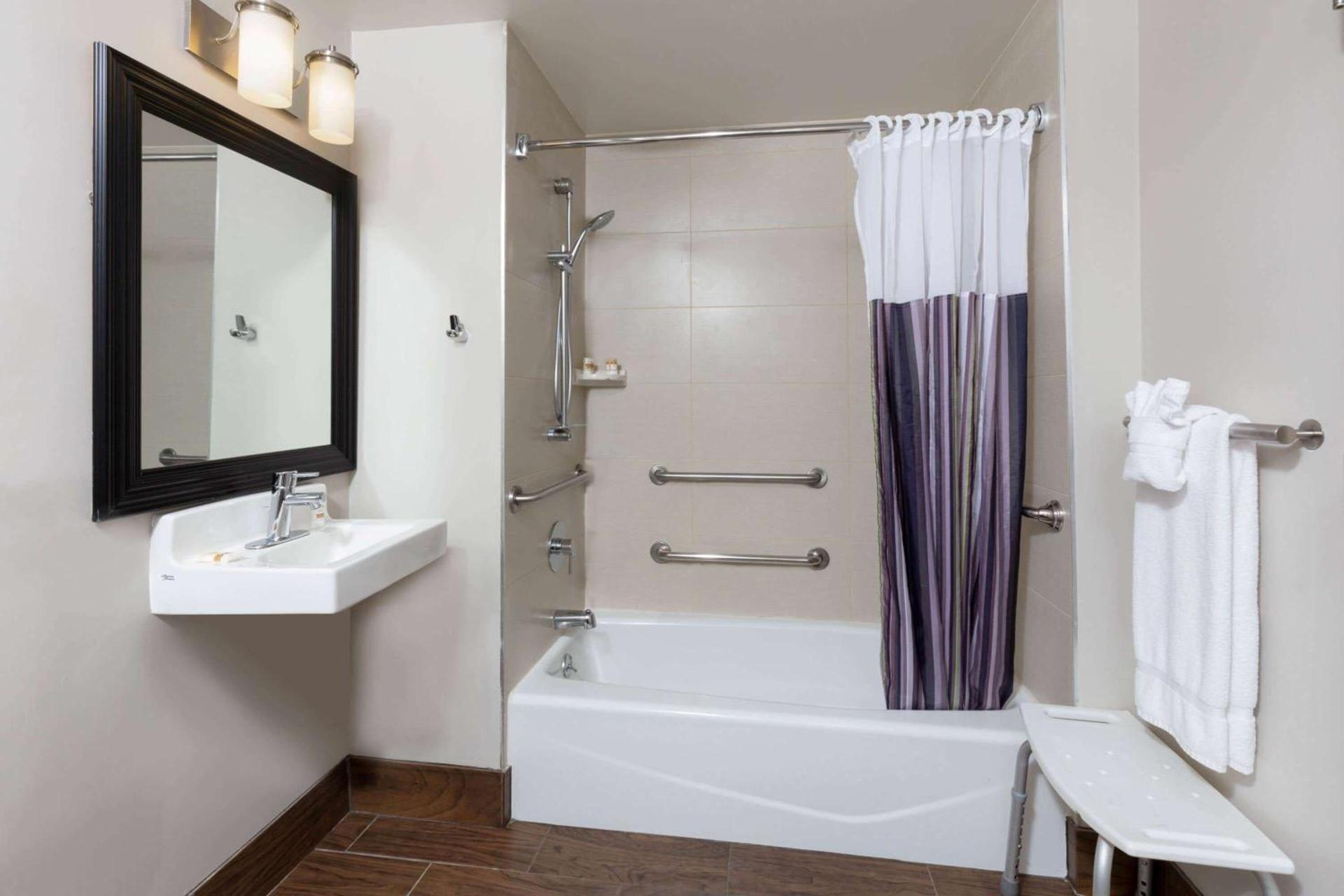 La Quinta by Wyndham New York City Central Park photo 39