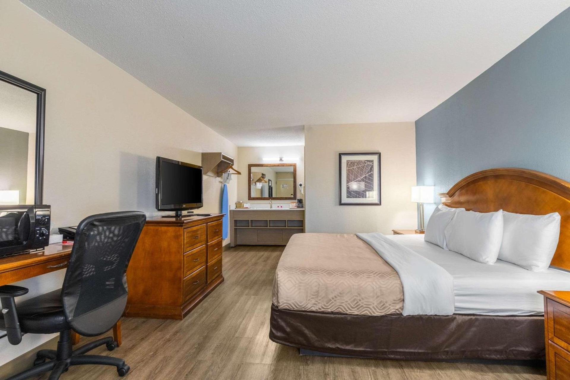 Econo Lodge Middlesboro photo 24