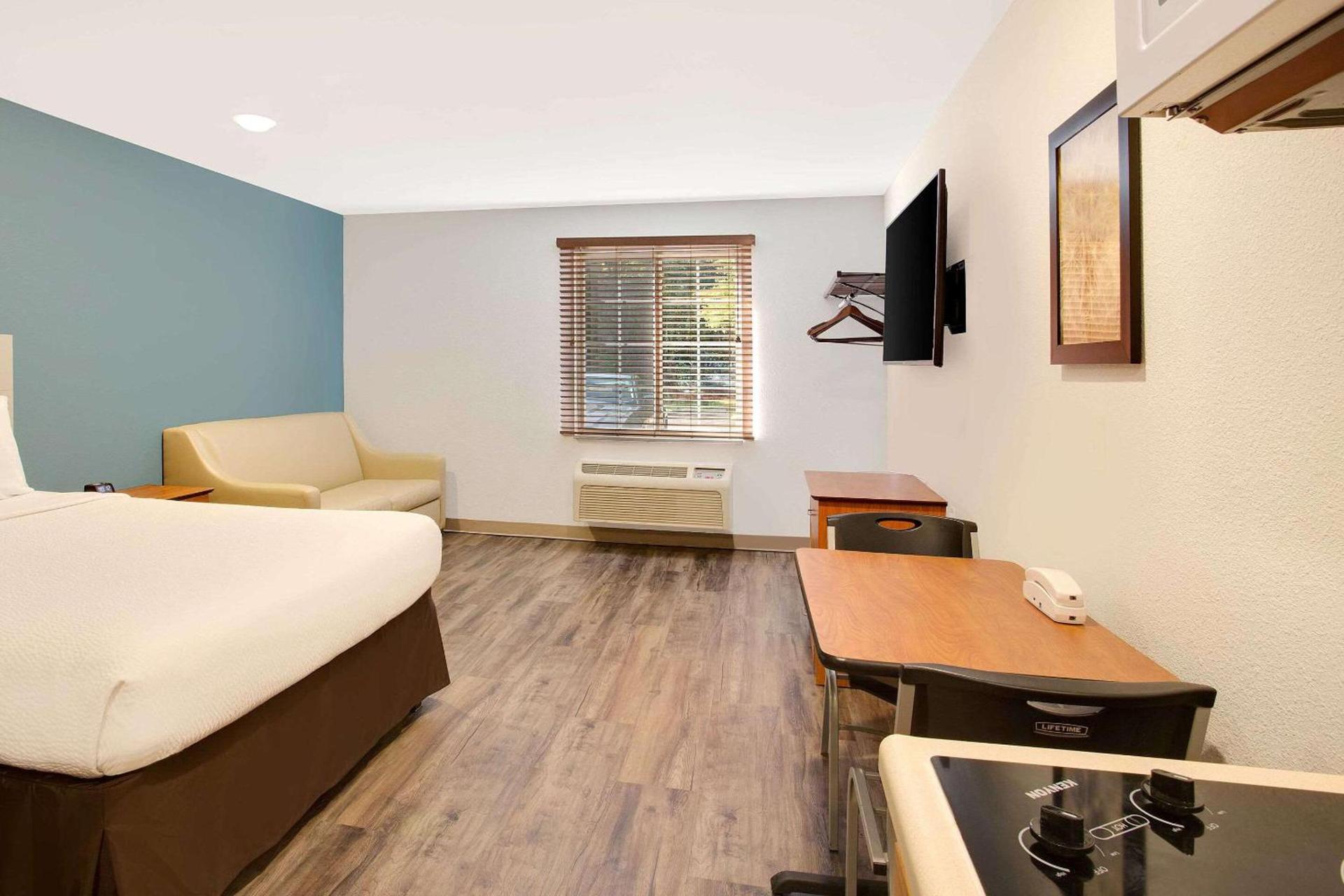 WoodSpring Suites Charlotte Shelby photo 8