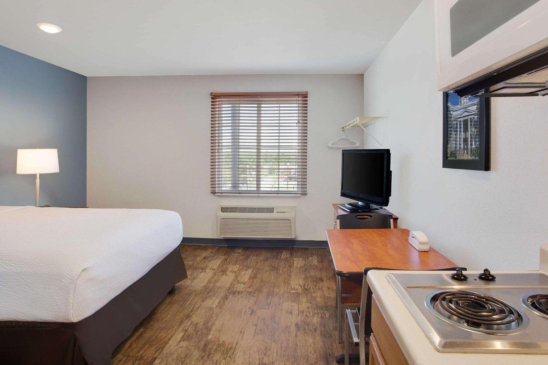 WoodSpring Suites Charlotte Shelby photo 6