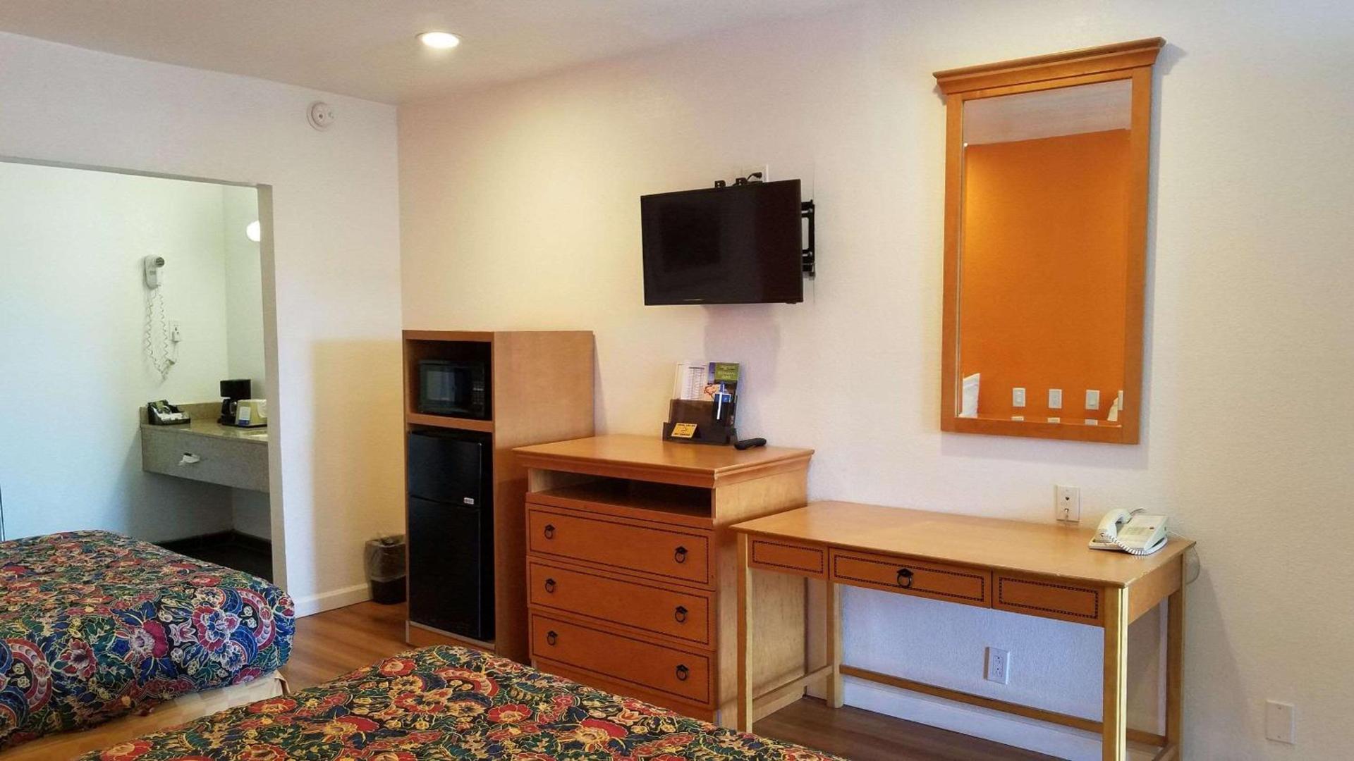 Rodeway Inn Alameda-Oakland photo 6