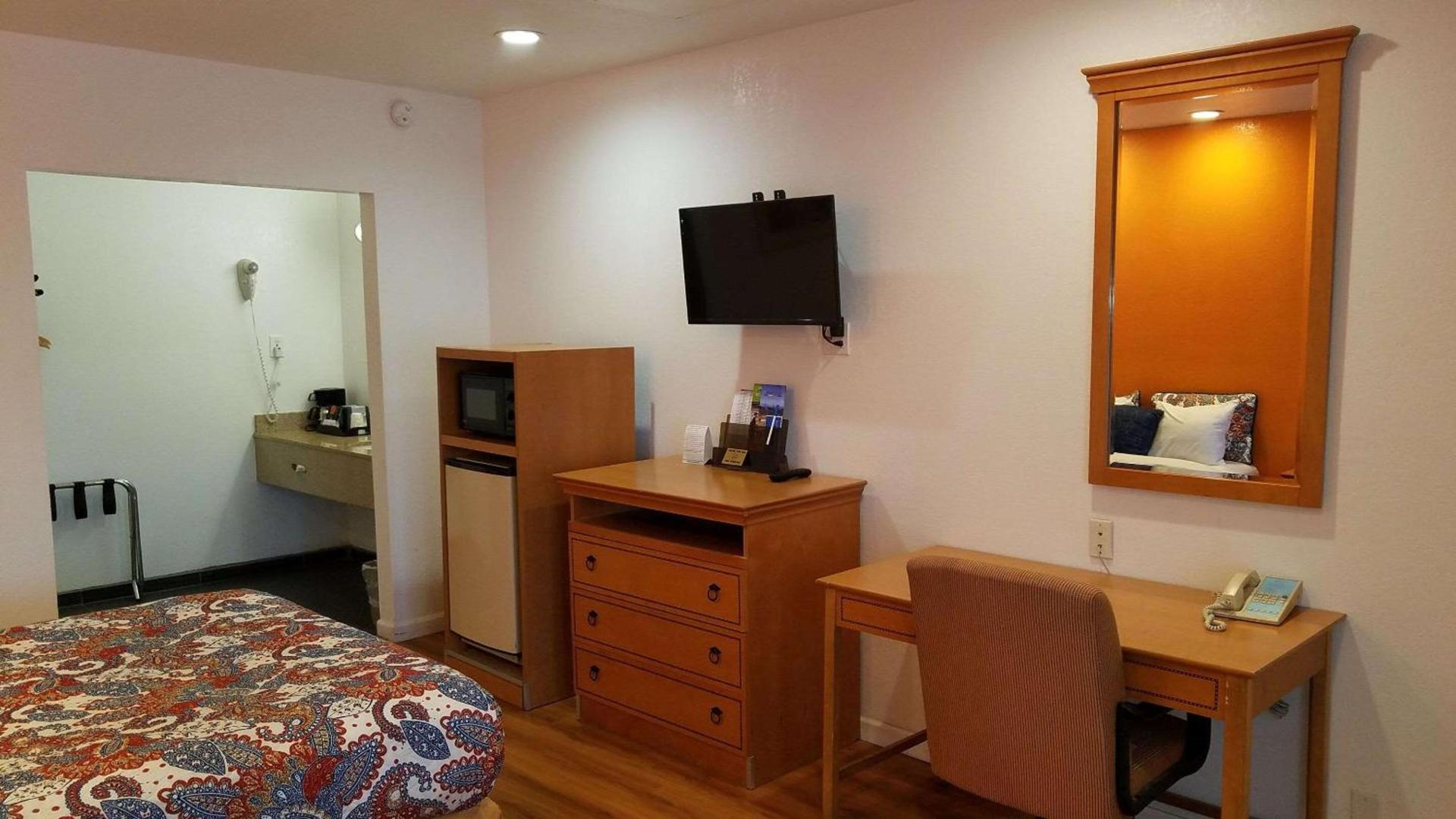 Rodeway Inn Alameda-Oakland photo 12