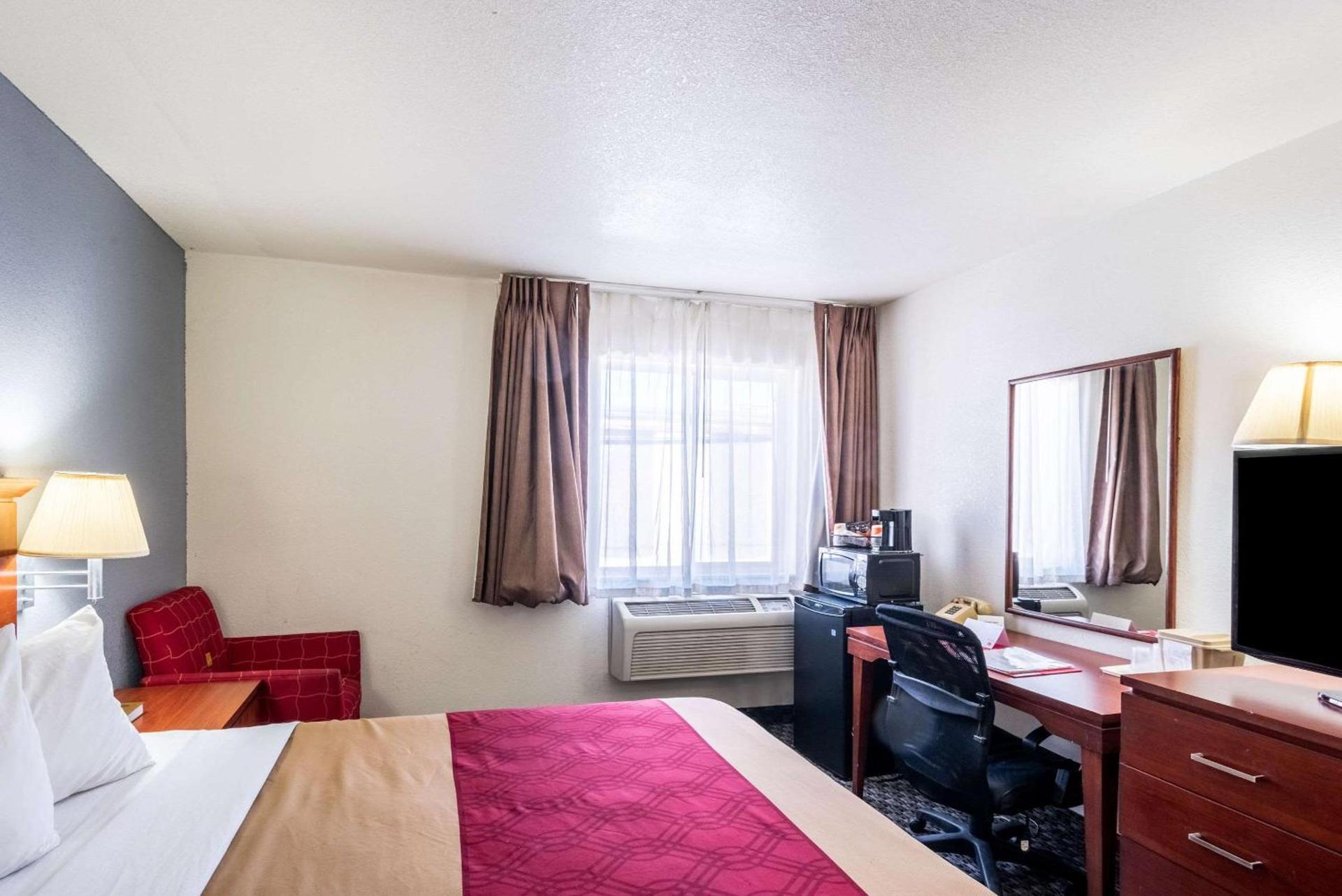 Days Inn by Wyndham Canon City photo 19