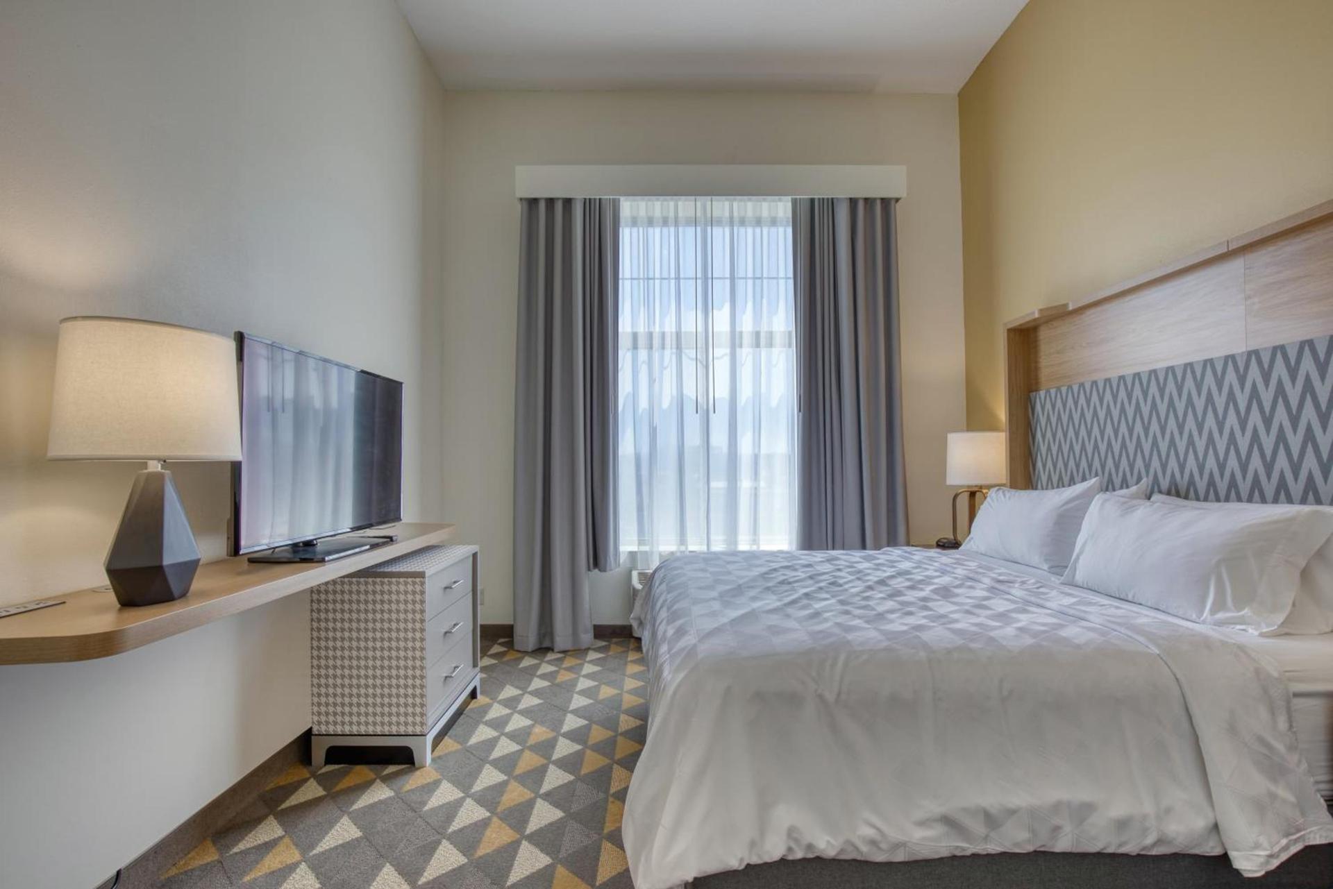 Holiday Inn Hotel & Suites Madison West - Middleton by IHG photo 95