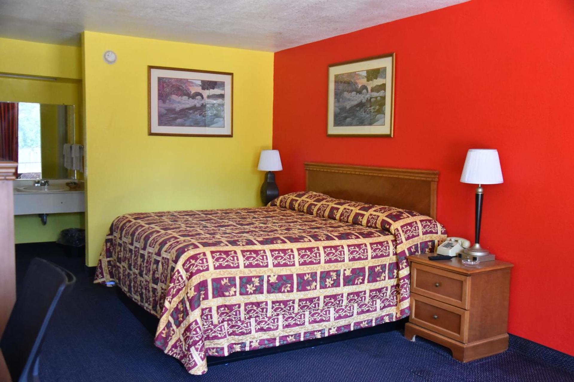 Homeplace Inn photo 65