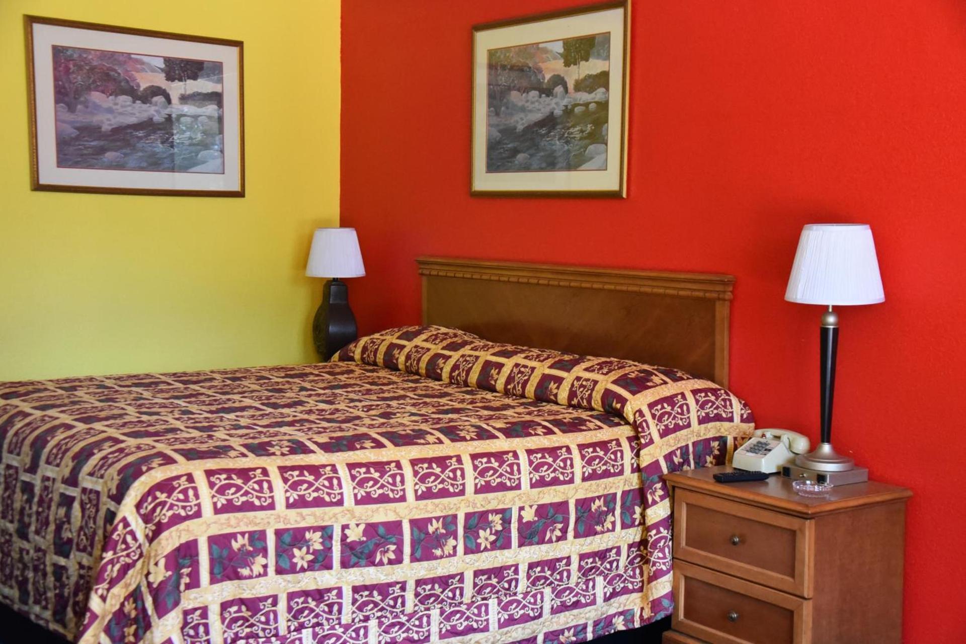 Homeplace Inn photo 64