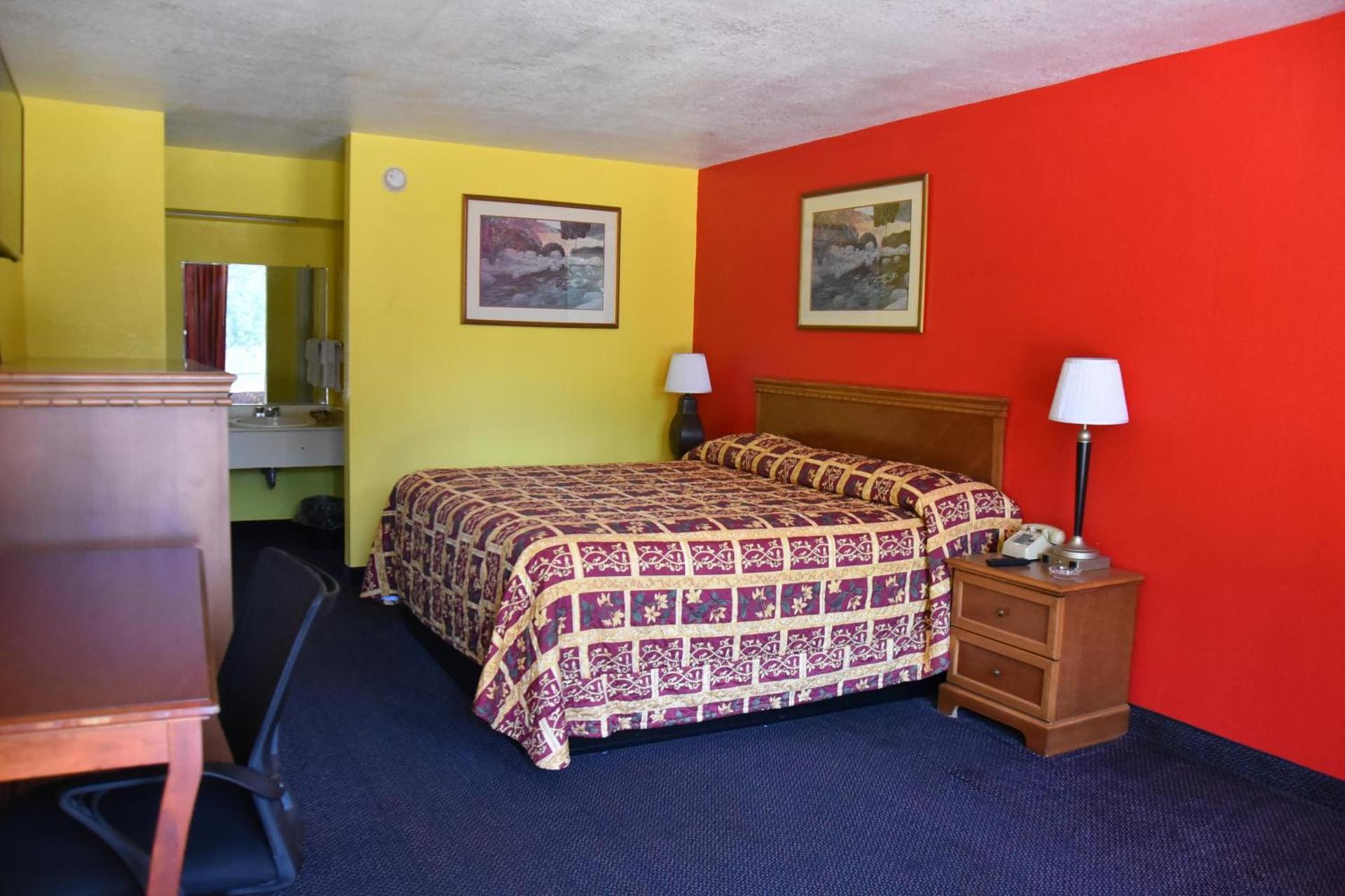 Homeplace Inn photo 2
