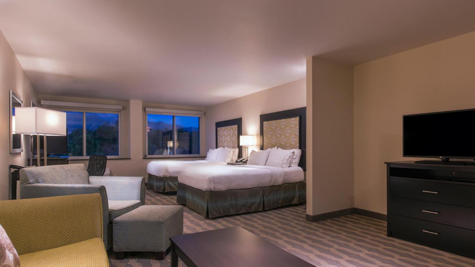 Holiday Inn Express & Suites Colorado Springs Central by IHG photo 36