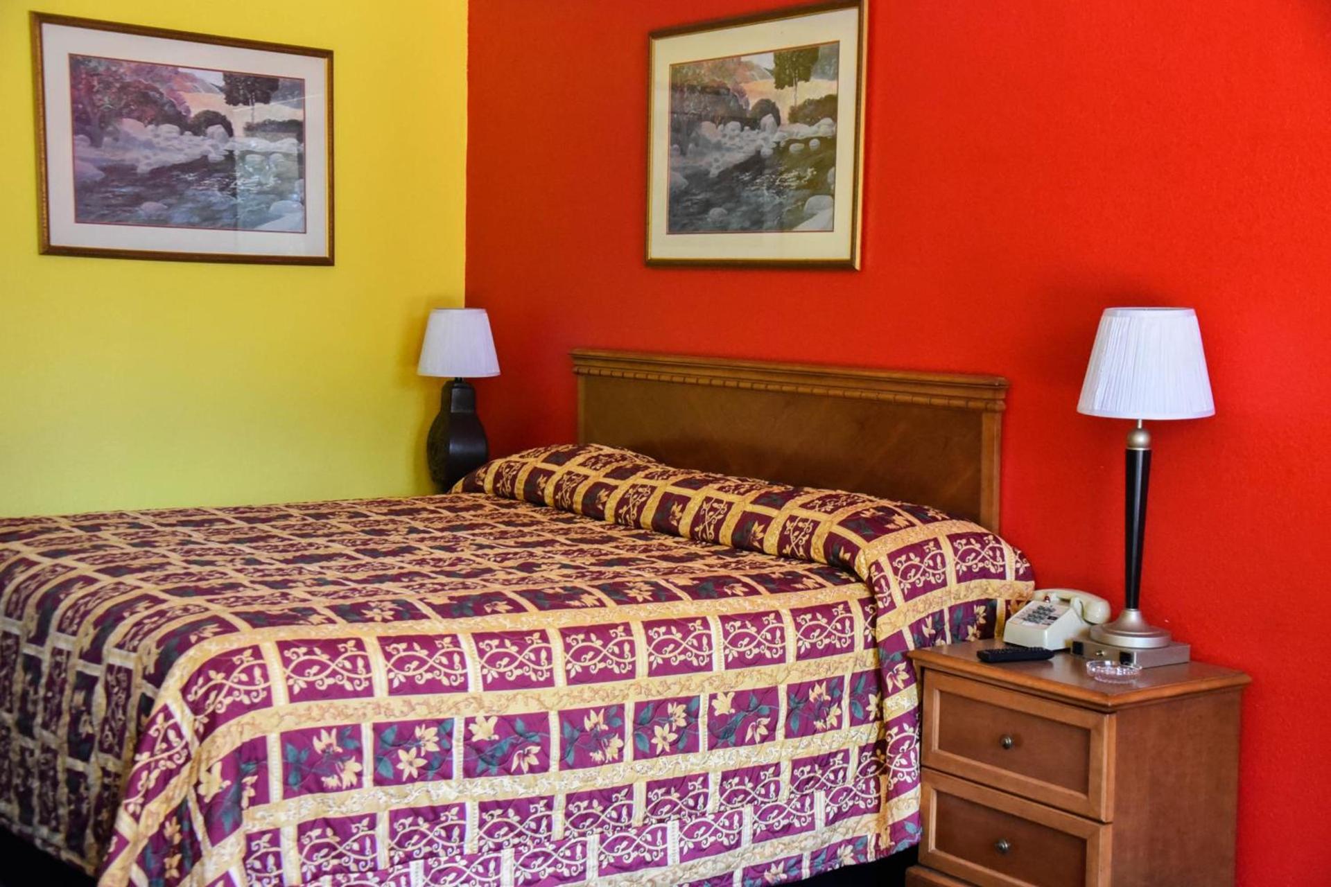 Homeplace Inn photo 26