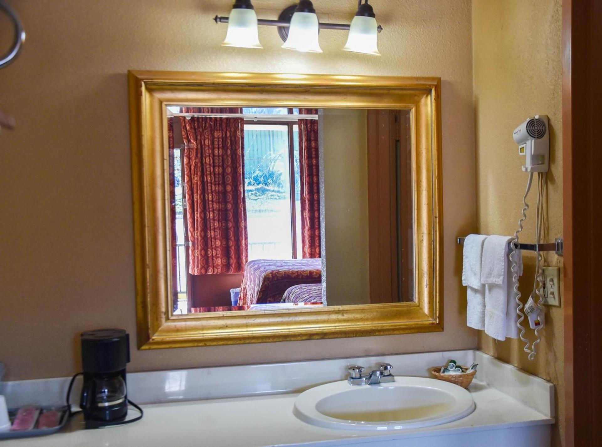Homeplace Inn photo 4