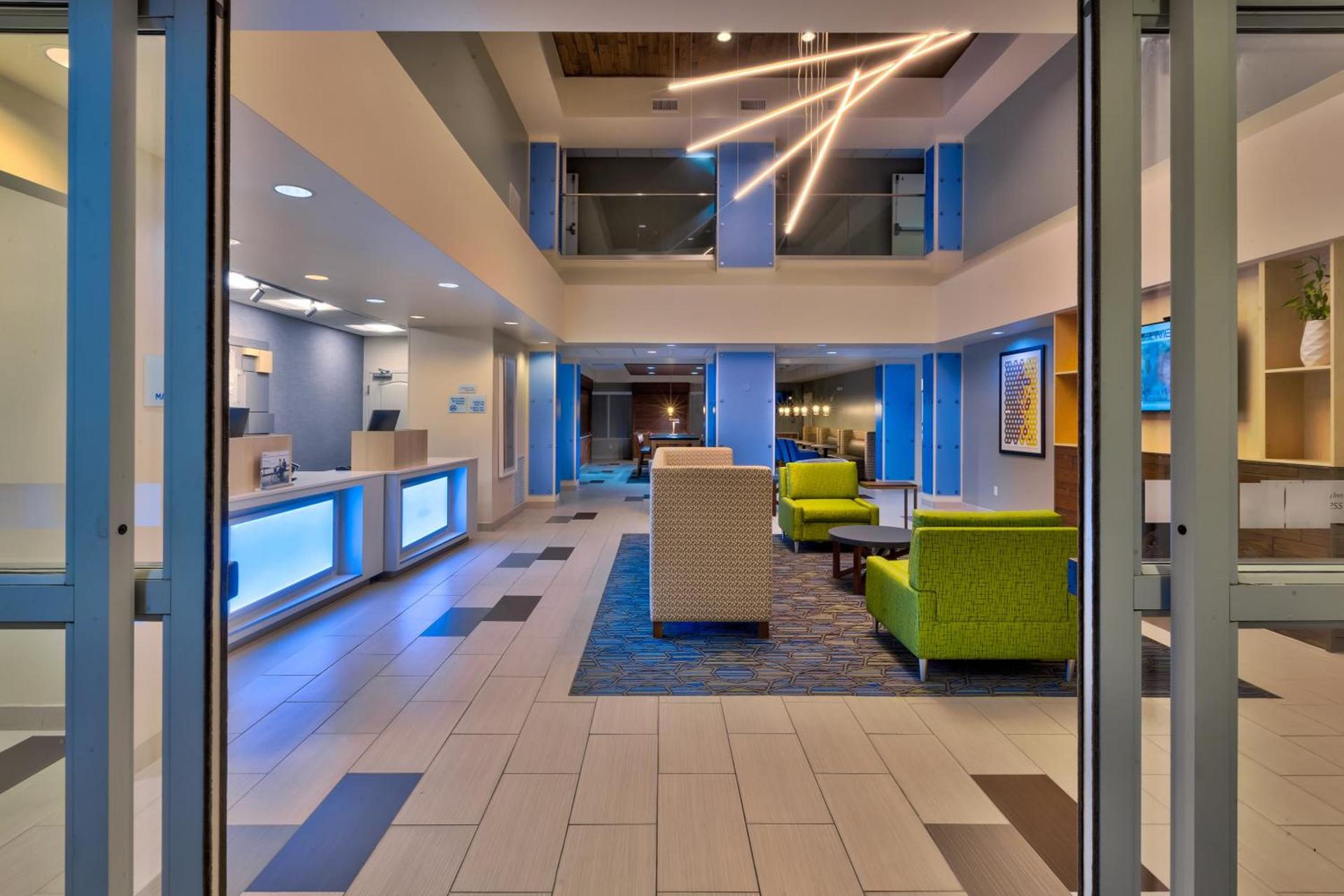 Holiday Inn Express & Suites - Effingham by IHG photo 4