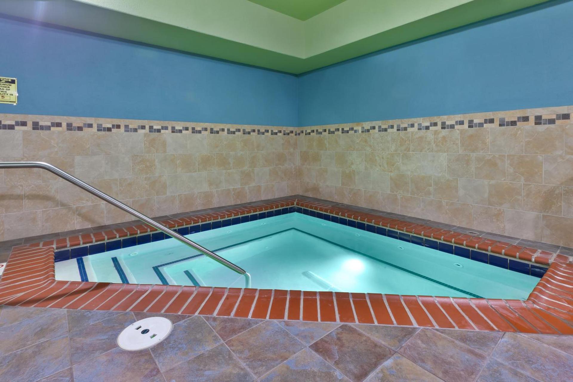 Holiday Inn Express & Suites - Effingham by IHG photo 10