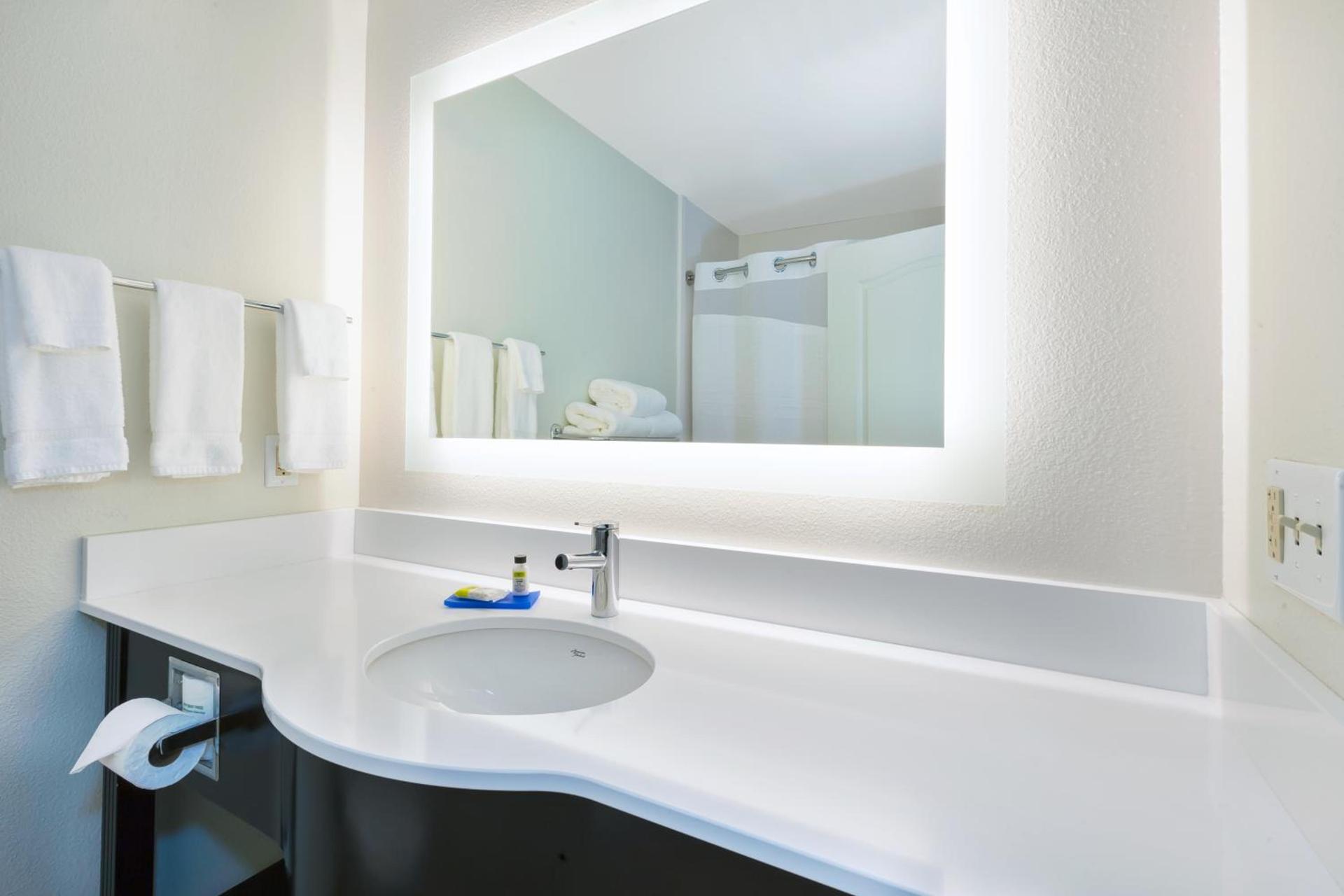 Holiday Inn Express & Suites - Effingham by IHG photo 15