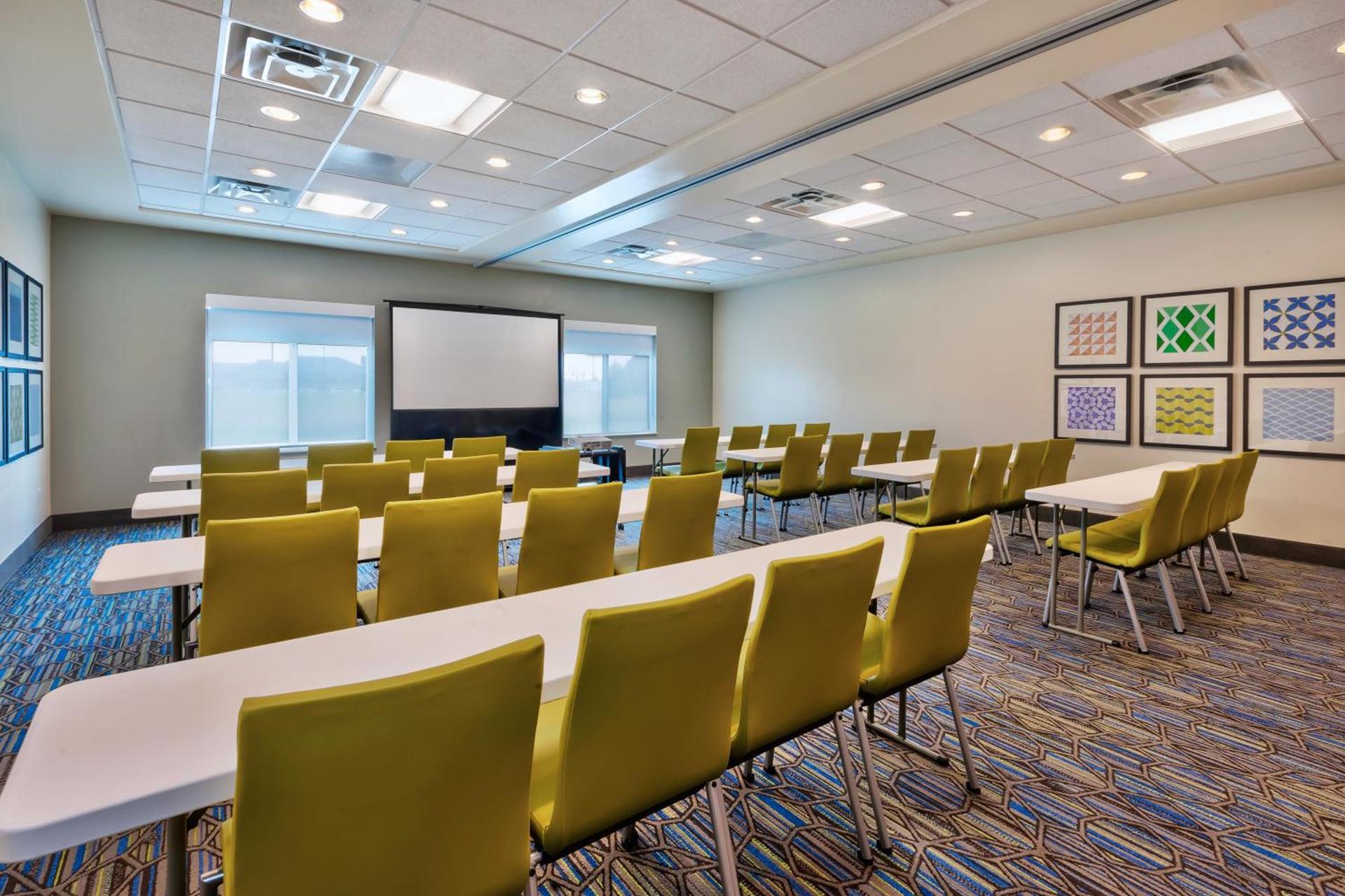 Holiday Inn Express & Suites - Effingham by IHG photo 13